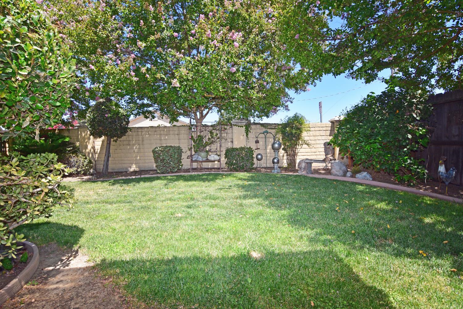 2000 Thomas Taylor Dr, Hughson, CA 95326