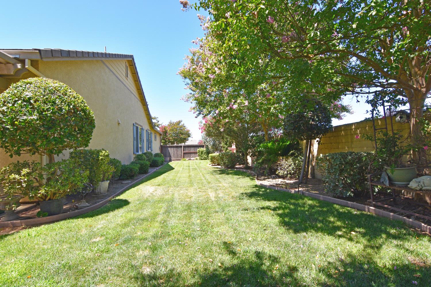 2000 Thomas Taylor Dr, Hughson, CA 95326