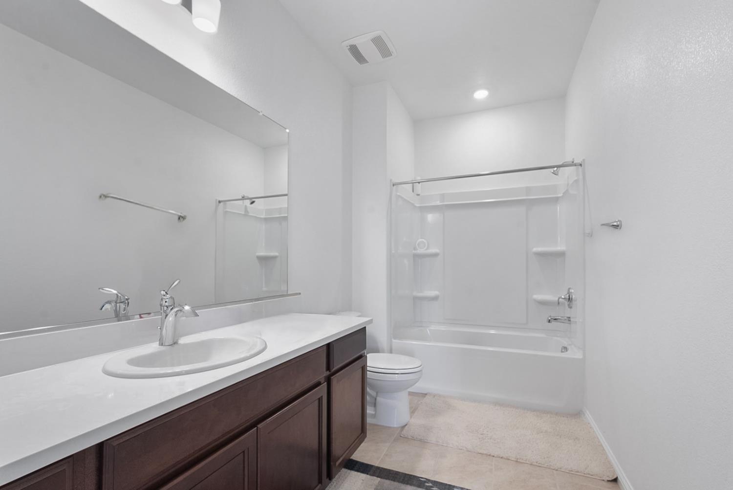 1533 Finestra Dr, Manteca, CA 95337