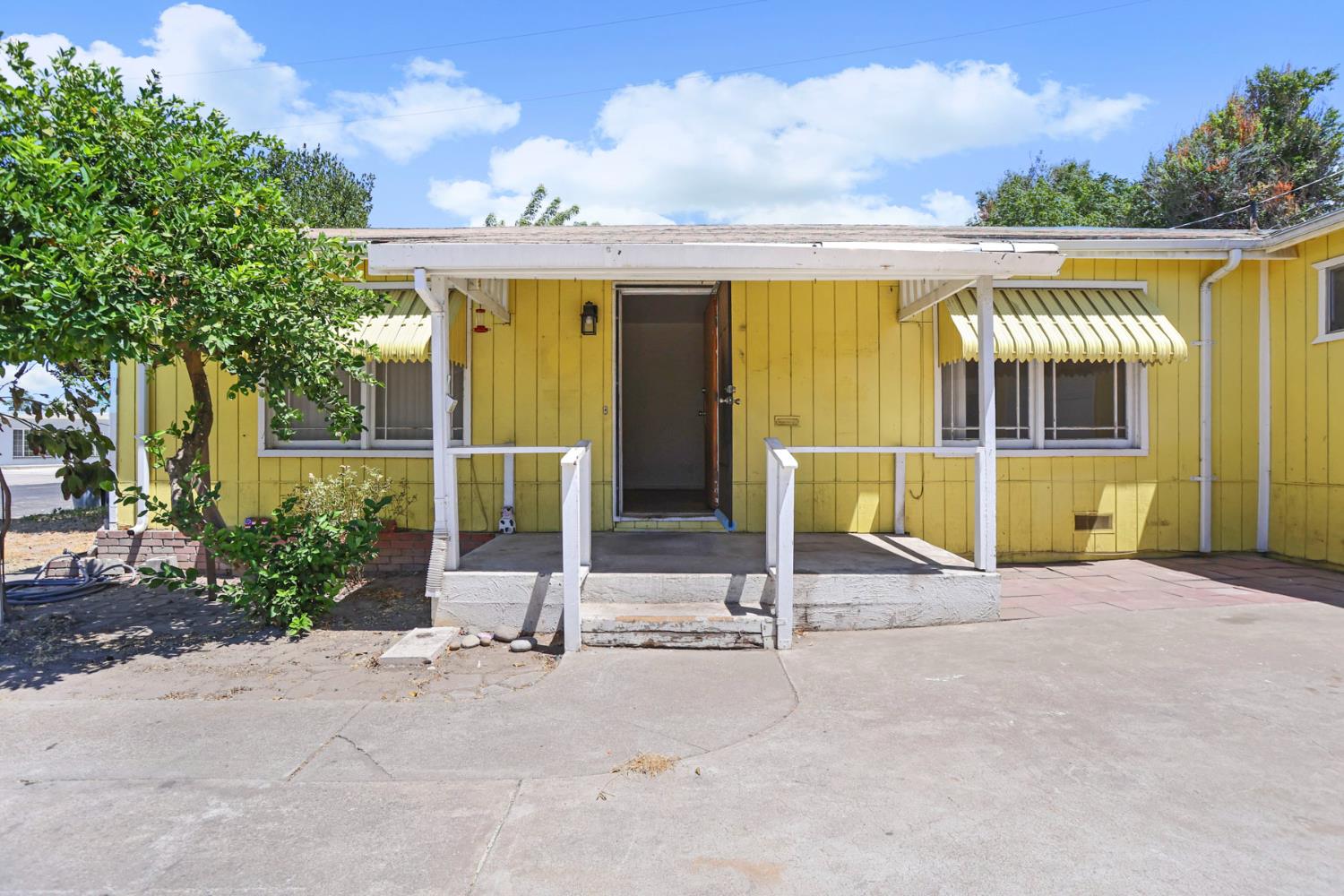 660 E North St, Manteca, CA 95336