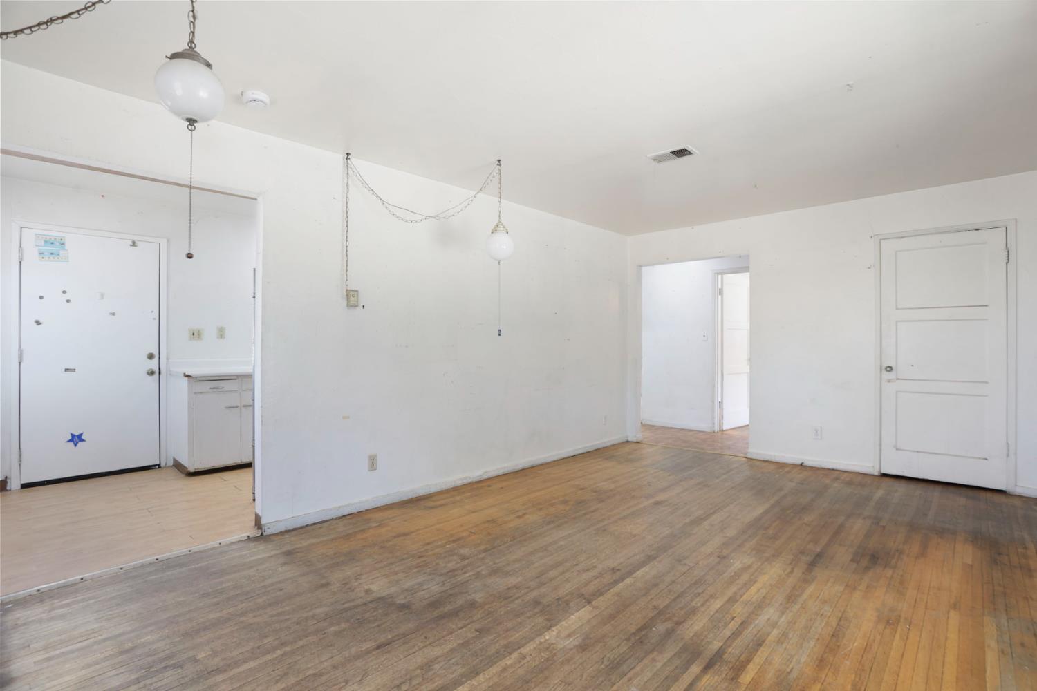 660 E North St, Manteca, CA 95336