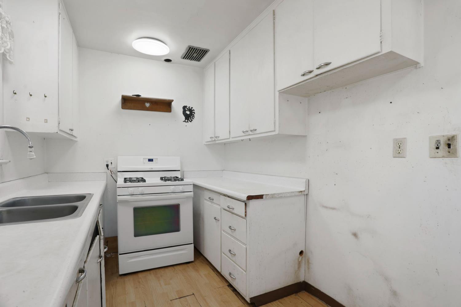 660 E North St, Manteca, CA 95336