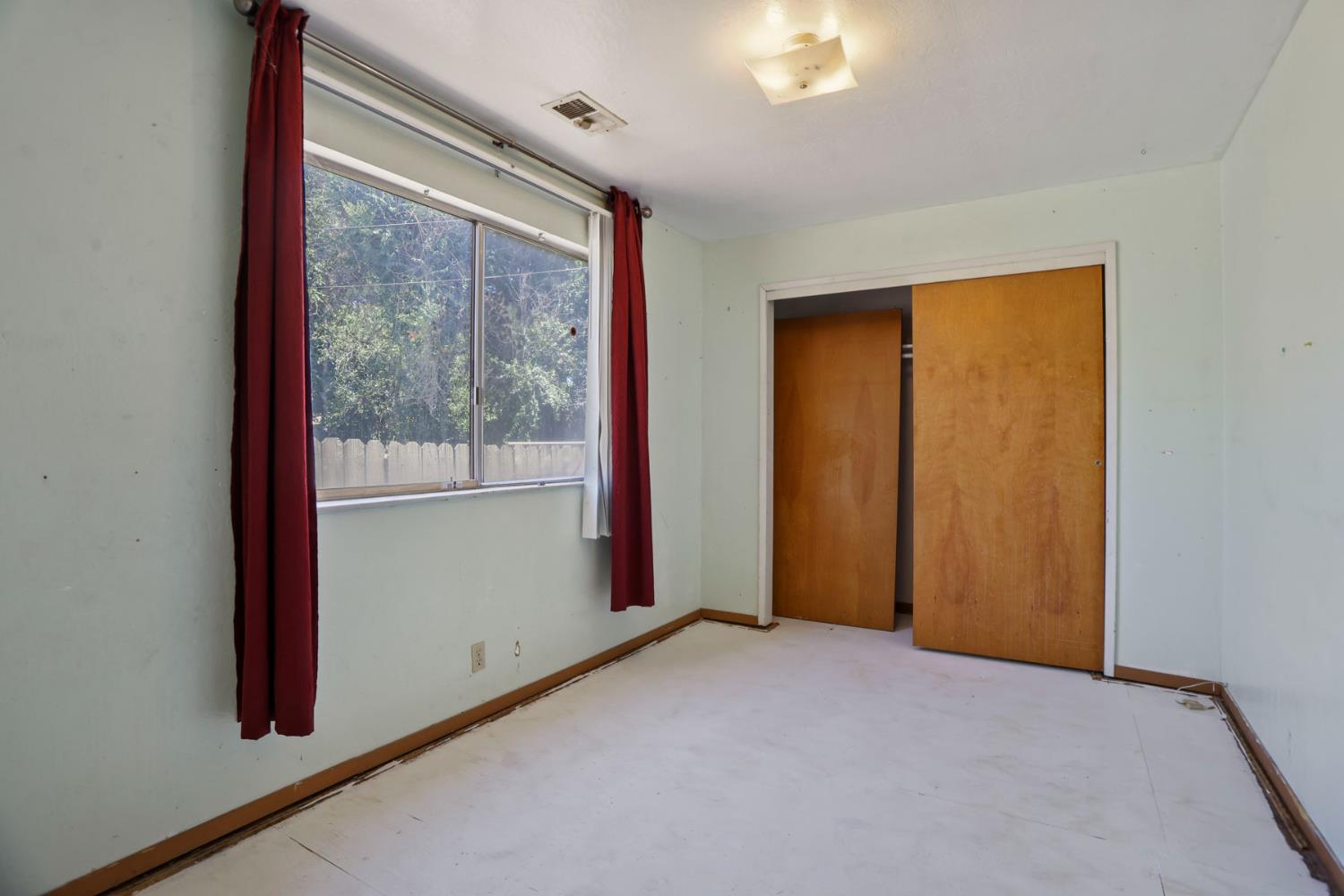 660 E North St, Manteca, CA 95336