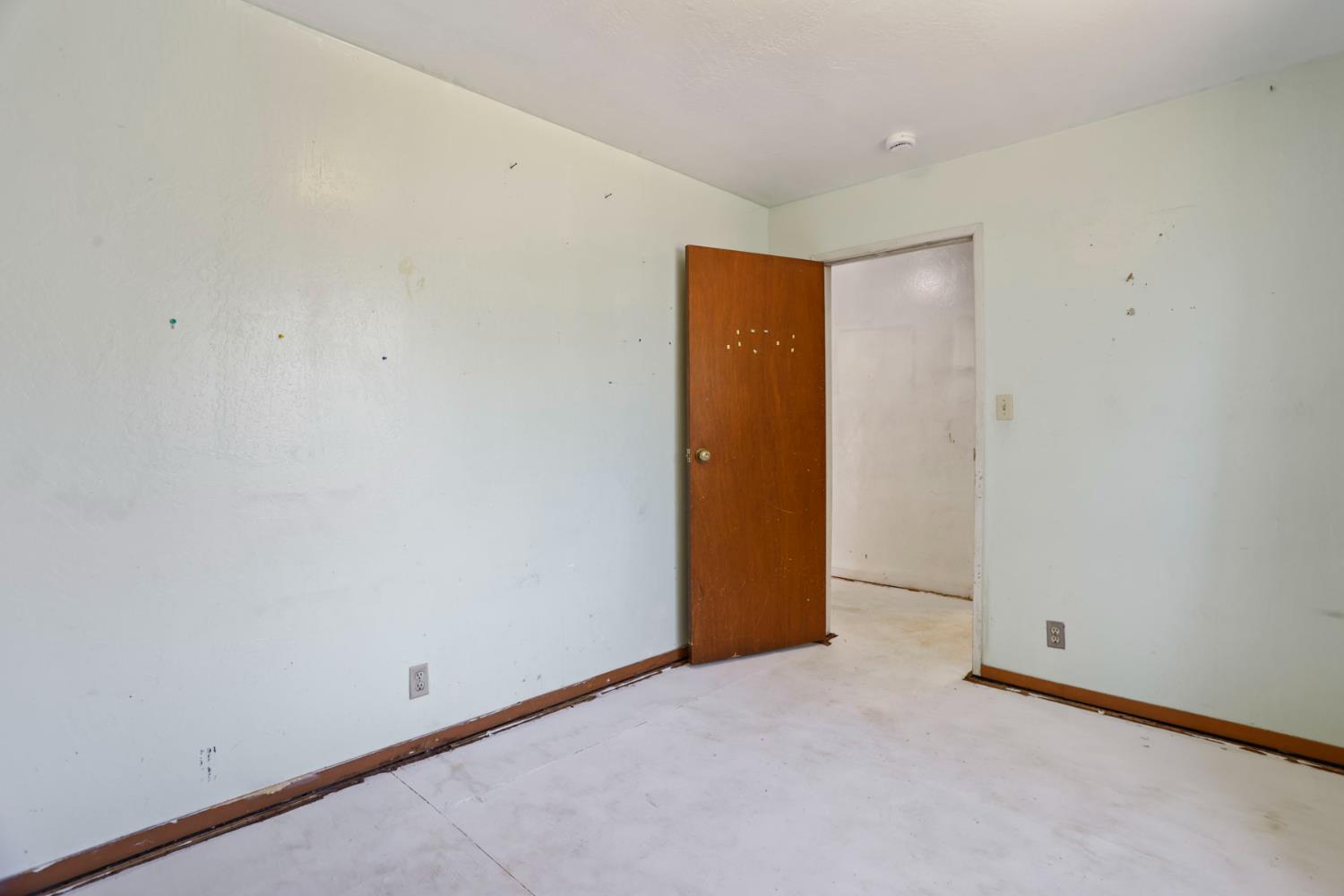 660 E North St, Manteca, CA 95336