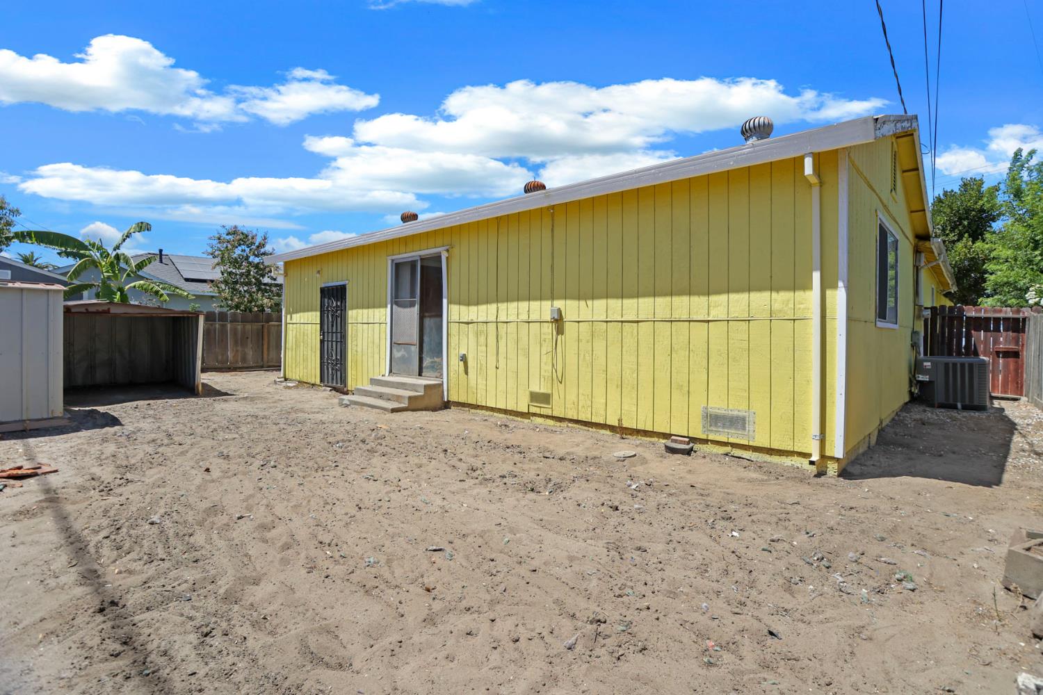 660 E North St, Manteca, CA 95336