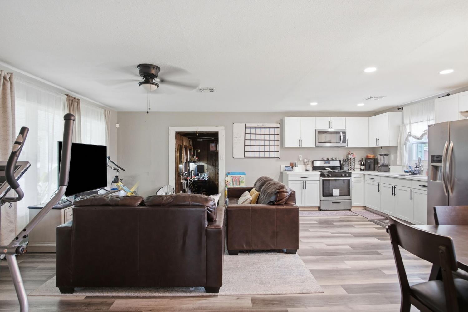 1626 Wolf Ave, Modesto, CA 95358