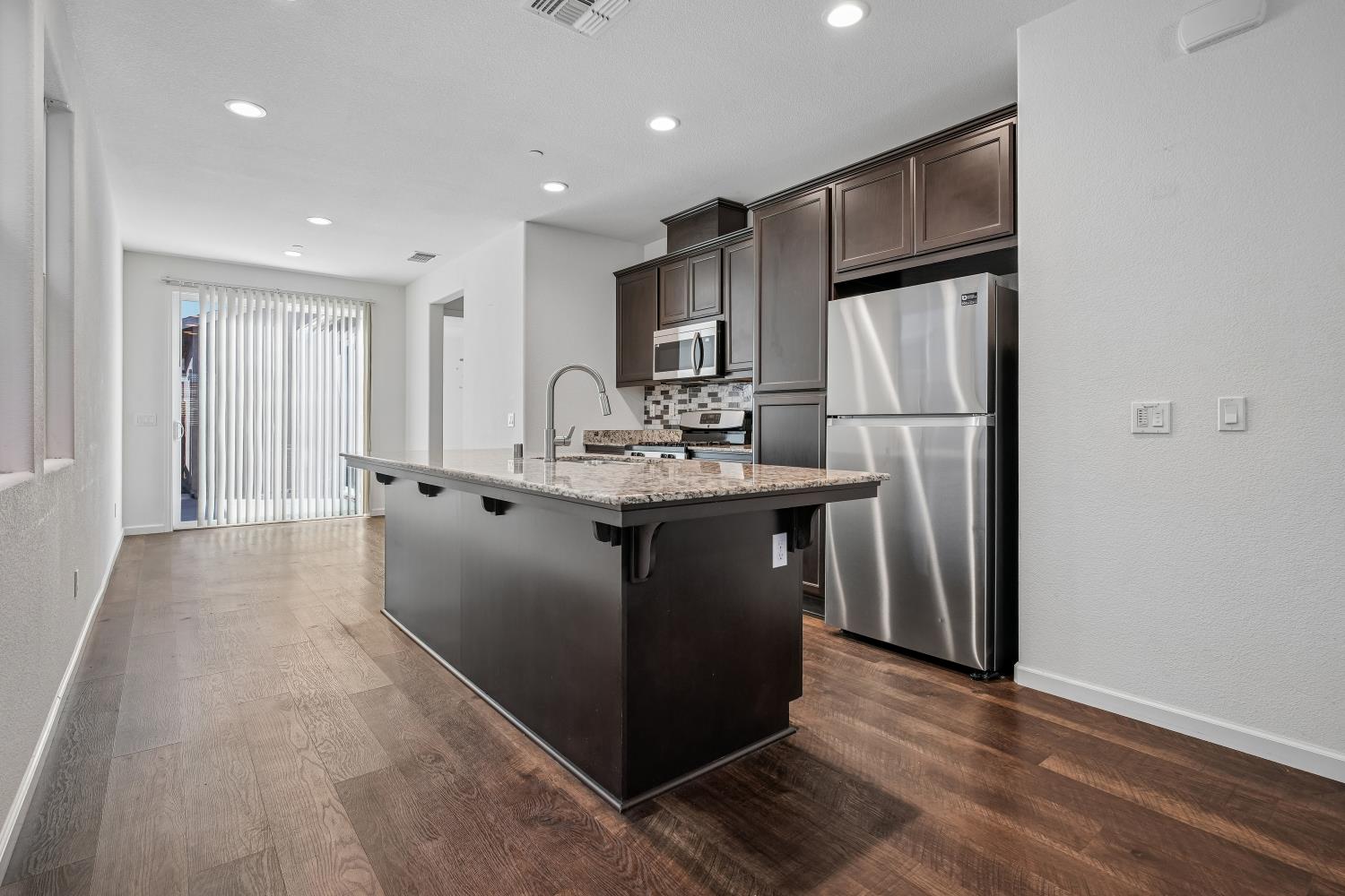 852 Castellona Dr, Newman, CA 95360