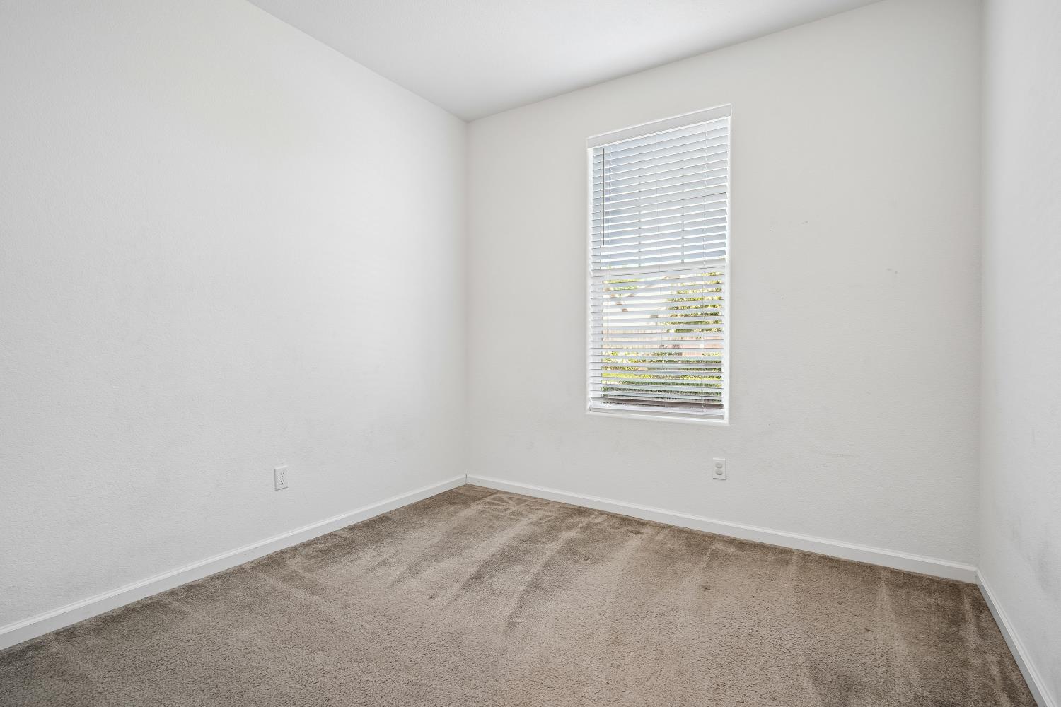 852 Castellona Dr, Newman, CA 95360