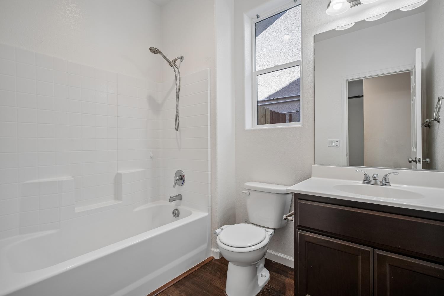 852 Castellona Dr, Newman, CA 95360