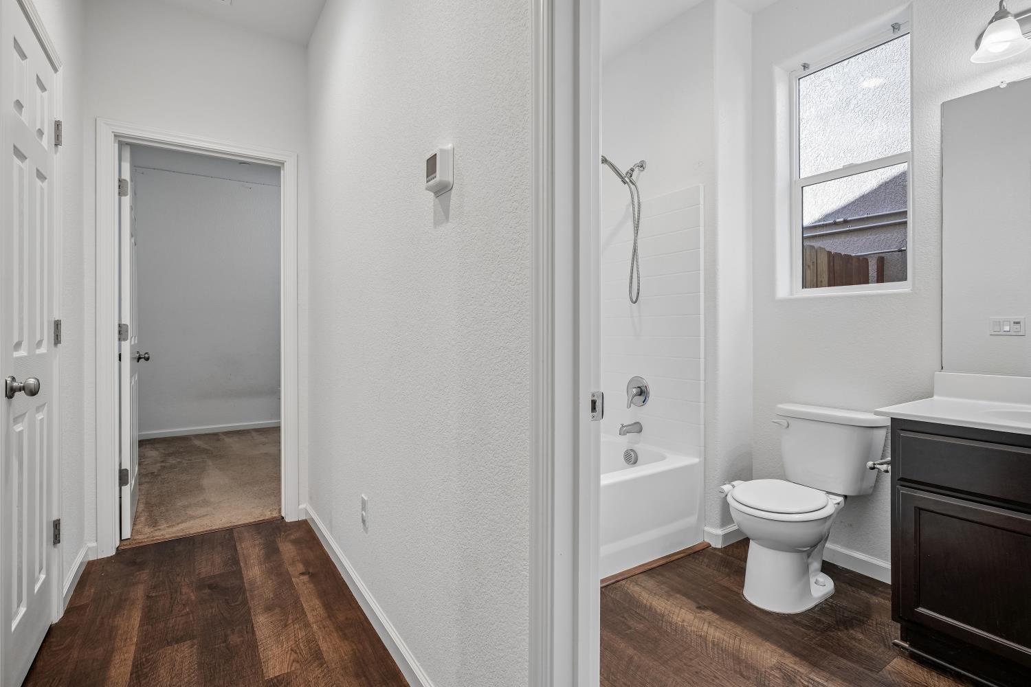 852 Castellona Dr, Newman, CA 95360