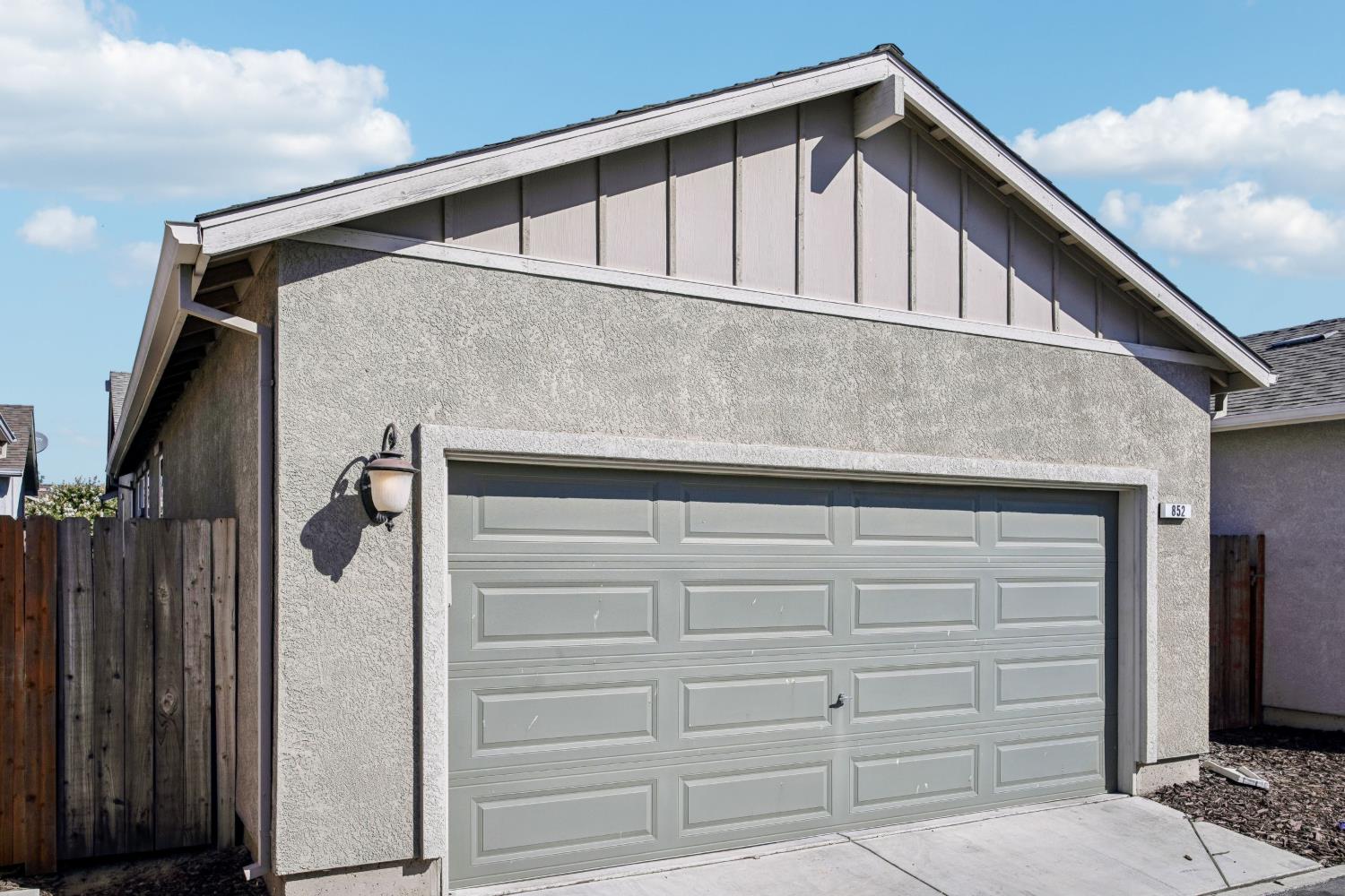 852 Castellona Dr, Newman, CA 95360