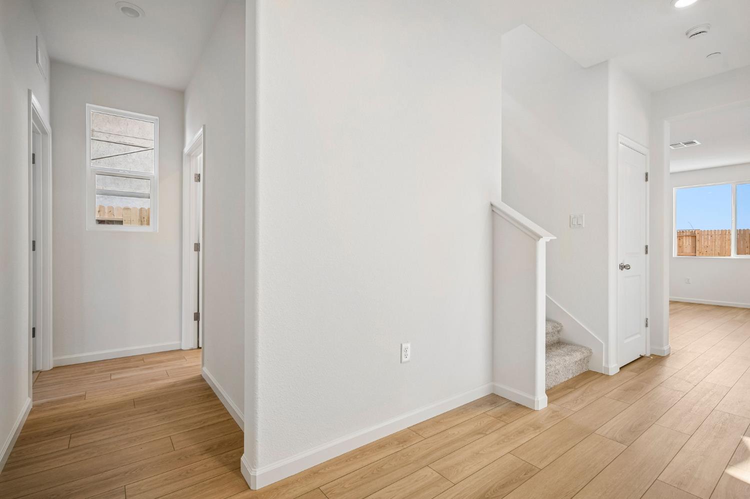 2612 Coopers Hawk Ln, Modesto, CA 95357