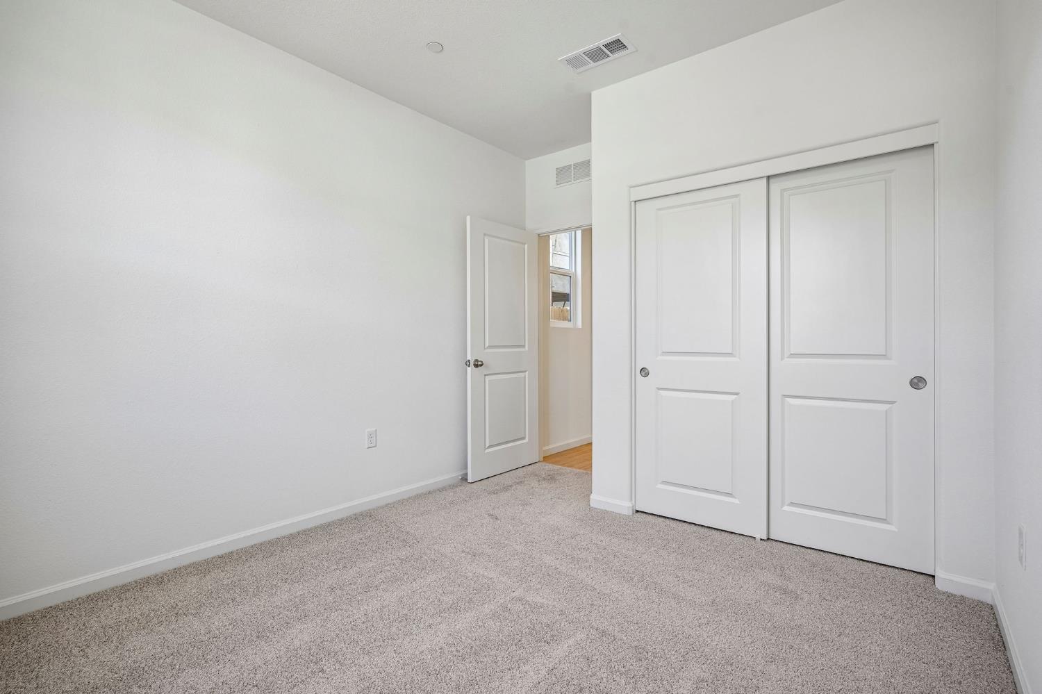 2612 Coopers Hawk Ln, Modesto, CA 95357