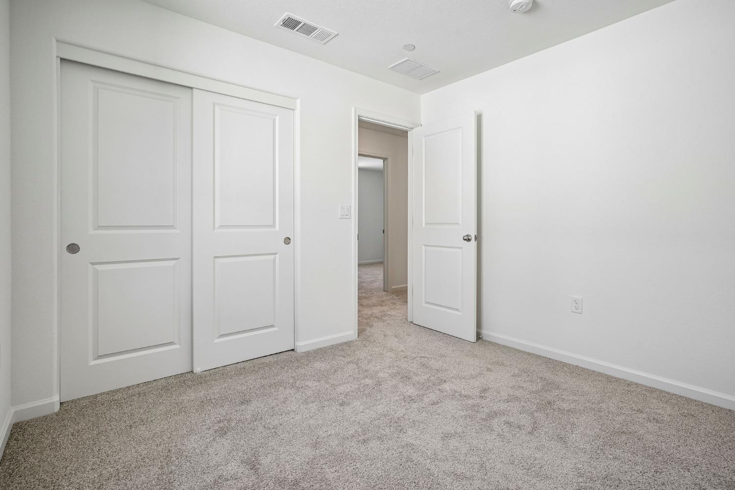 2612 Coopers Hawk Ln, Modesto, CA 95357