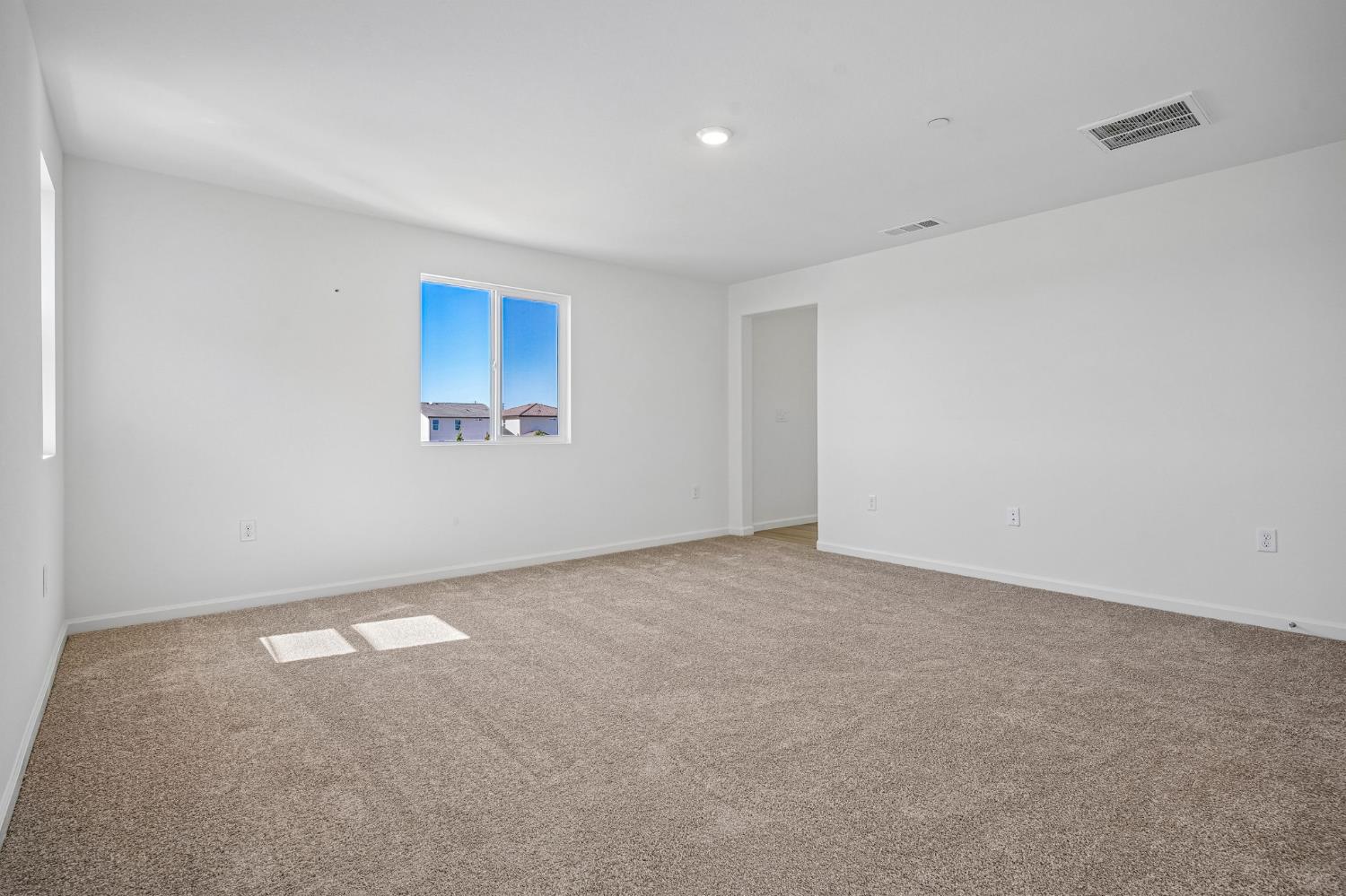 2612 Coopers Hawk Ln, Modesto, CA 95357