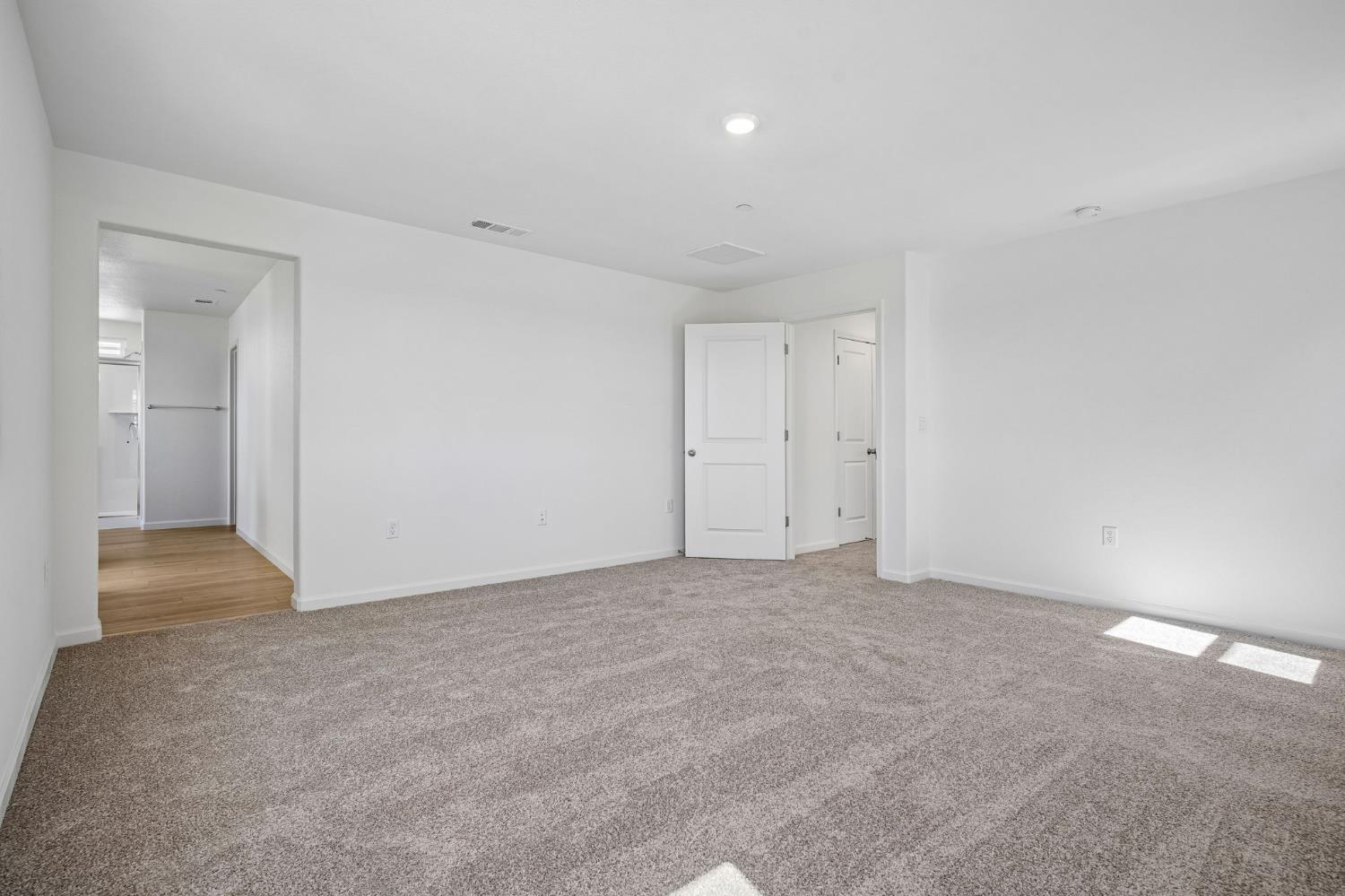 2612 Coopers Hawk Ln, Modesto, CA 95357