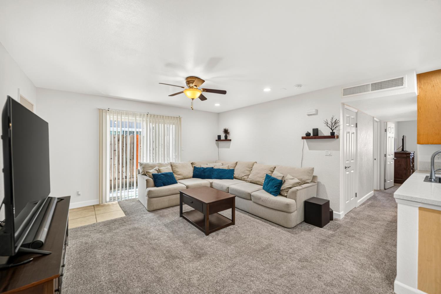 4000 Fara Biundo Dr #20, Modesto, CA 95355