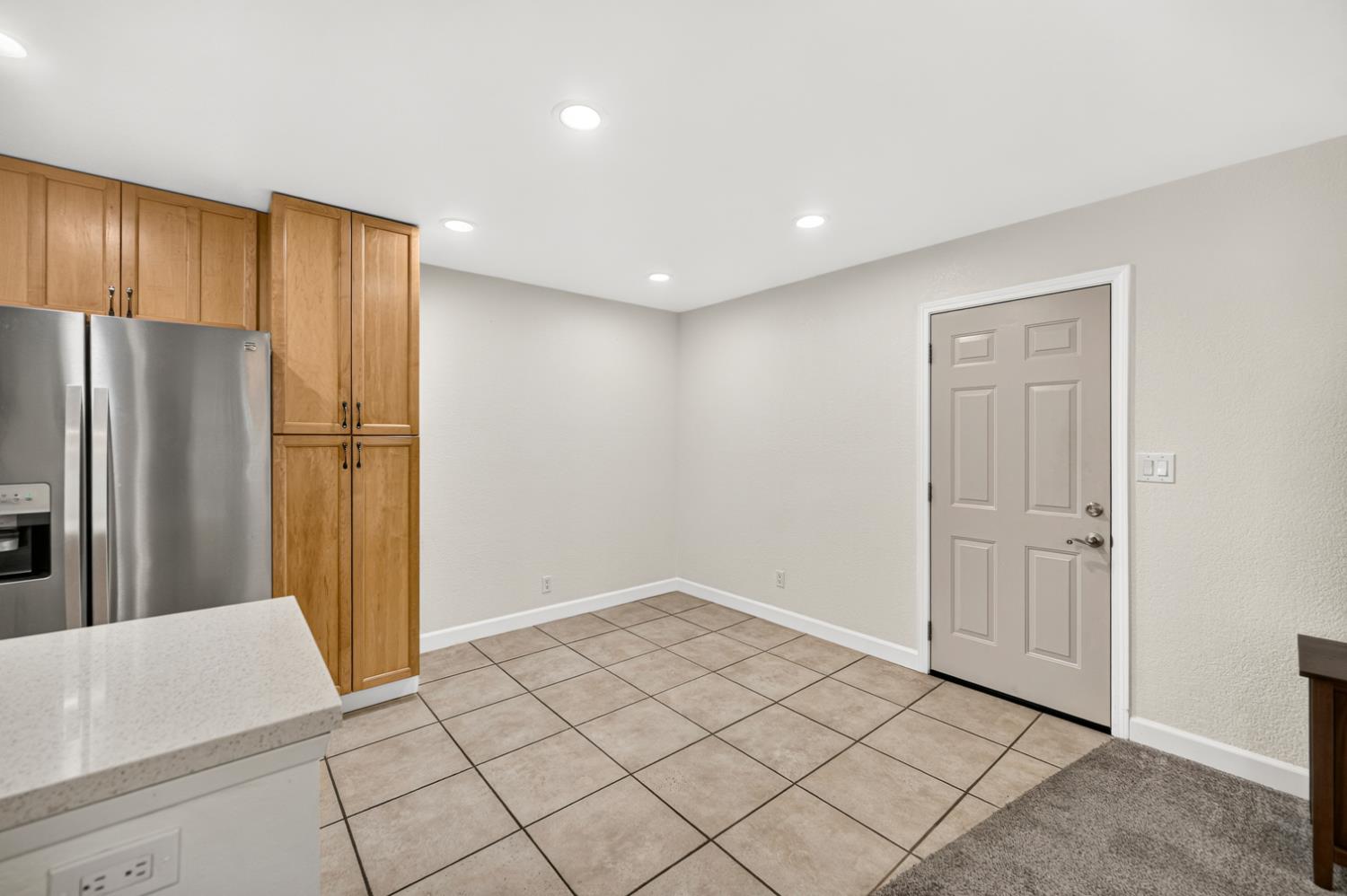4000 Fara Biundo Dr #20, Modesto, CA 95355