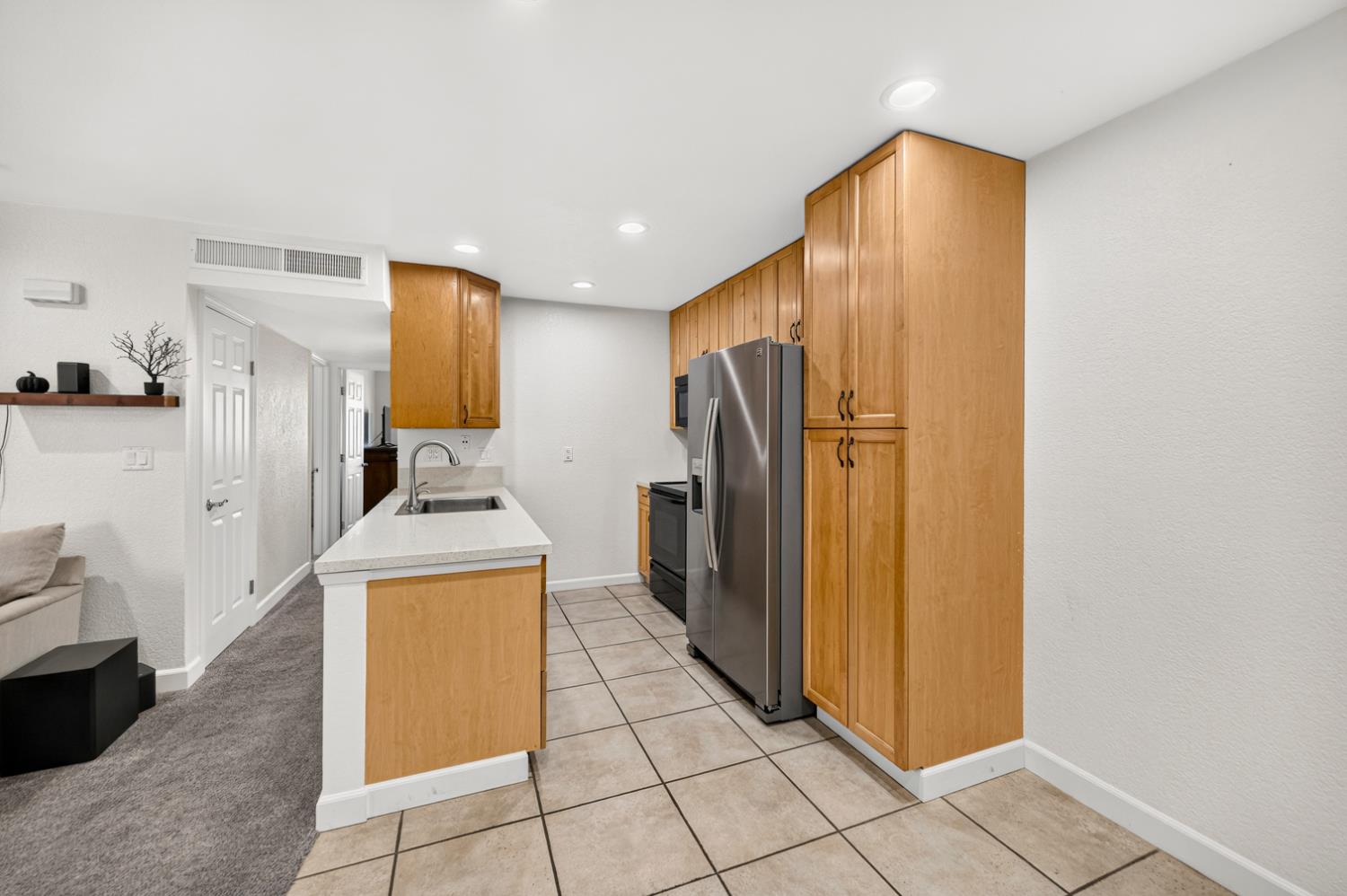 4000 Fara Biundo Dr #20, Modesto, CA 95355