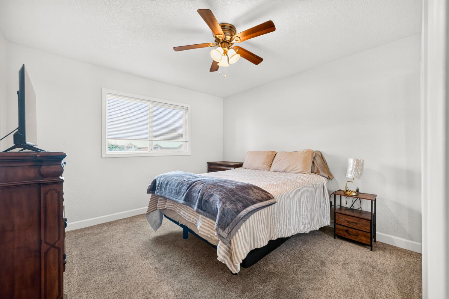 4000 Fara Biundo Dr #20, Modesto, CA 95355