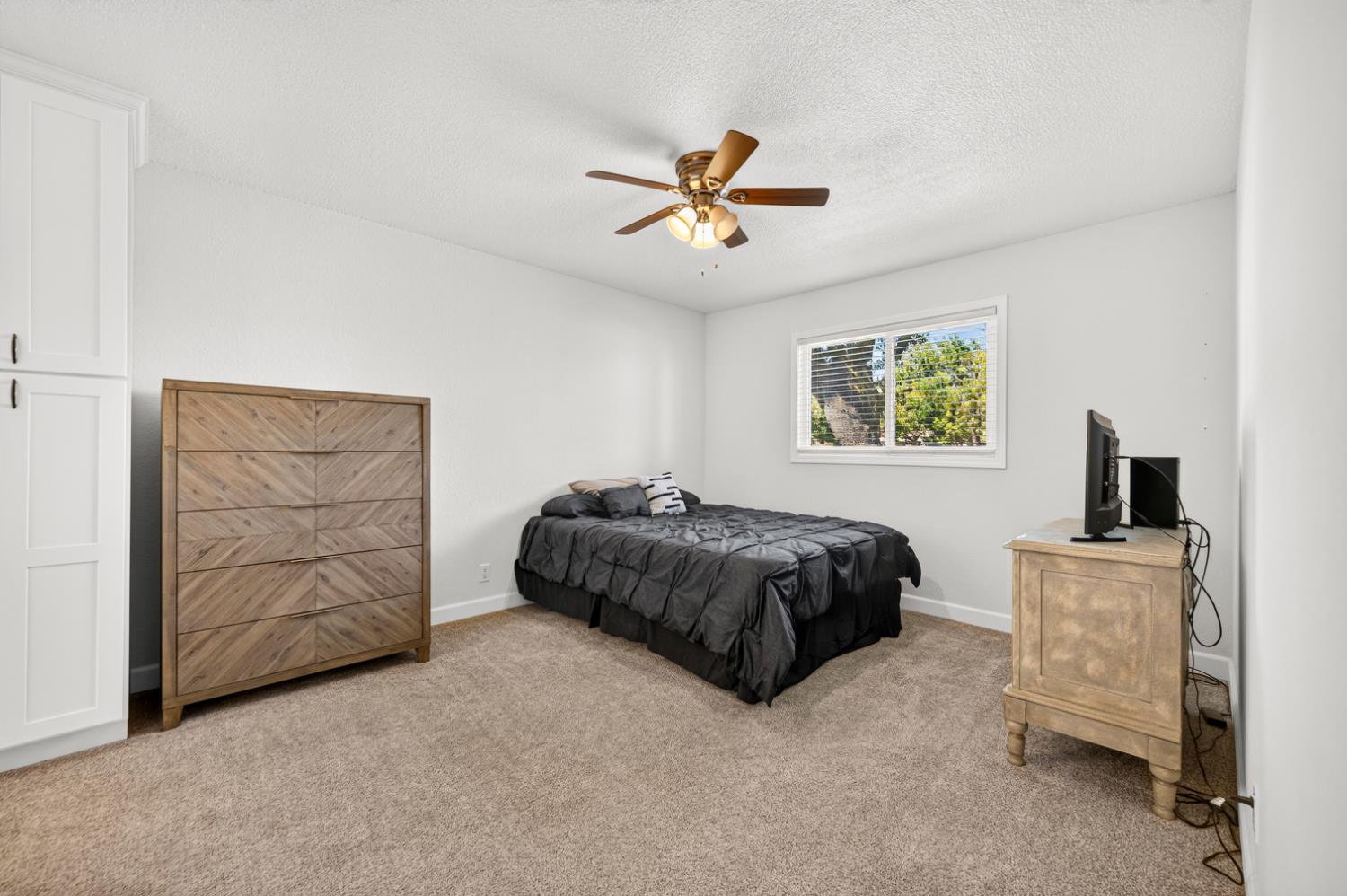 4000 Fara Biundo Dr #20, Modesto, CA 95355