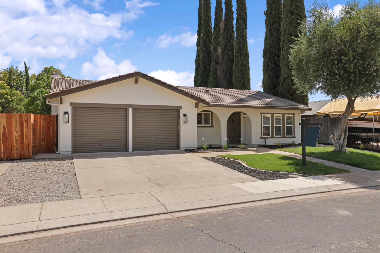 1480 Highland Ct, Manteca, CA 95336