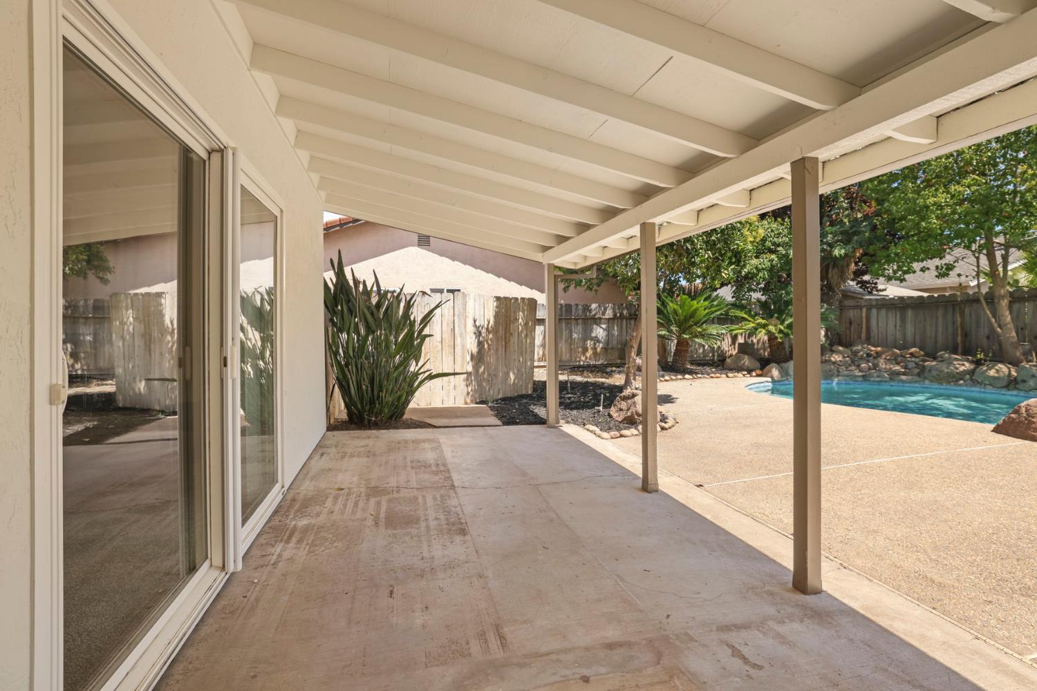 1480 Highland Ct, Manteca, CA 95336