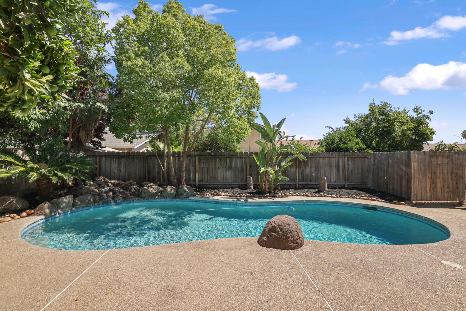 1480 Highland Ct, Manteca, CA 95336
