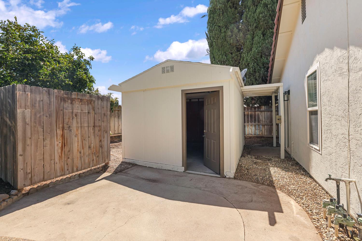 1480 Highland Ct, Manteca, CA 95336