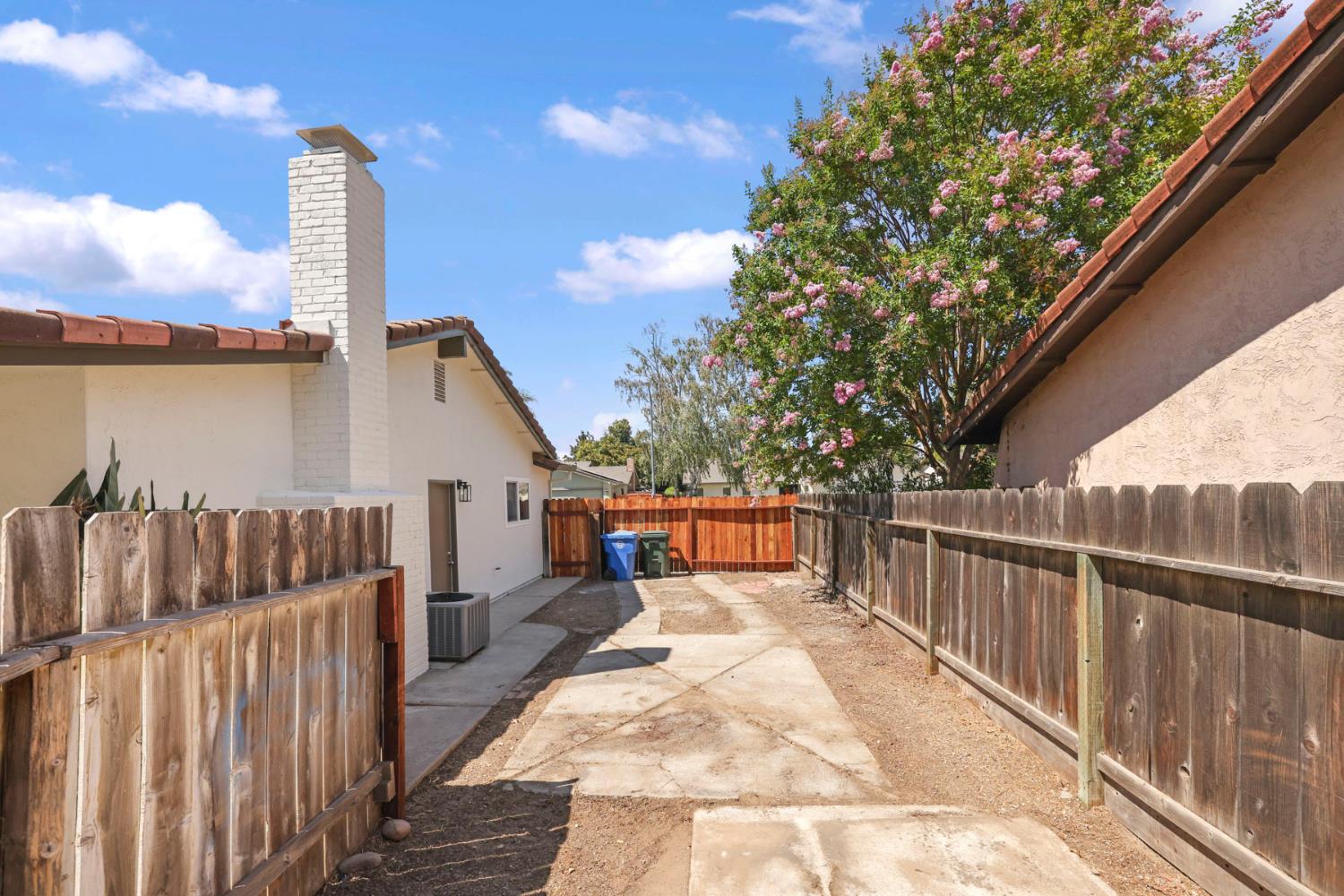1480 Highland Ct, Manteca, CA 95336