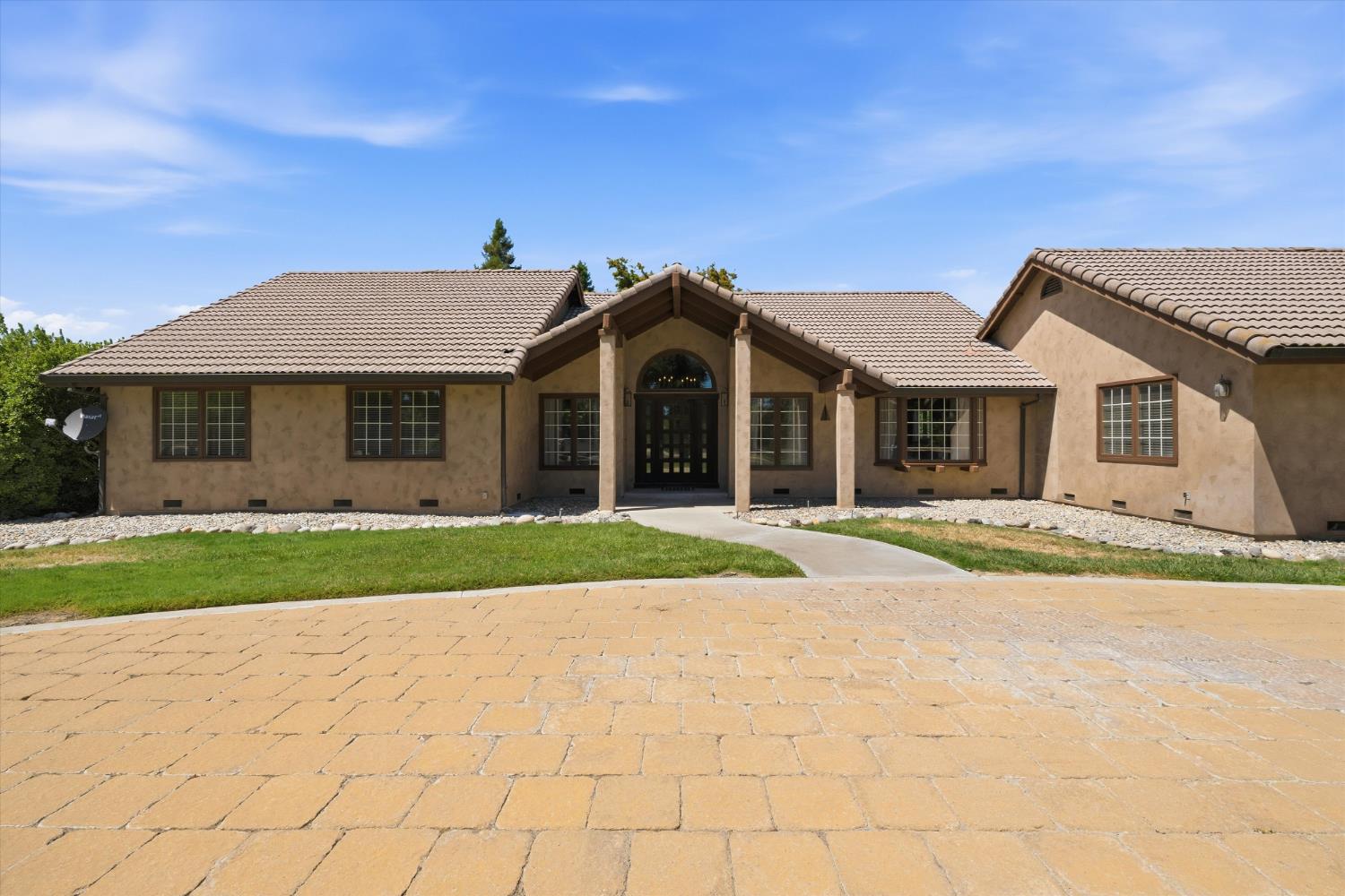 17230 E Franscella Ln, Ripon, CA 95366