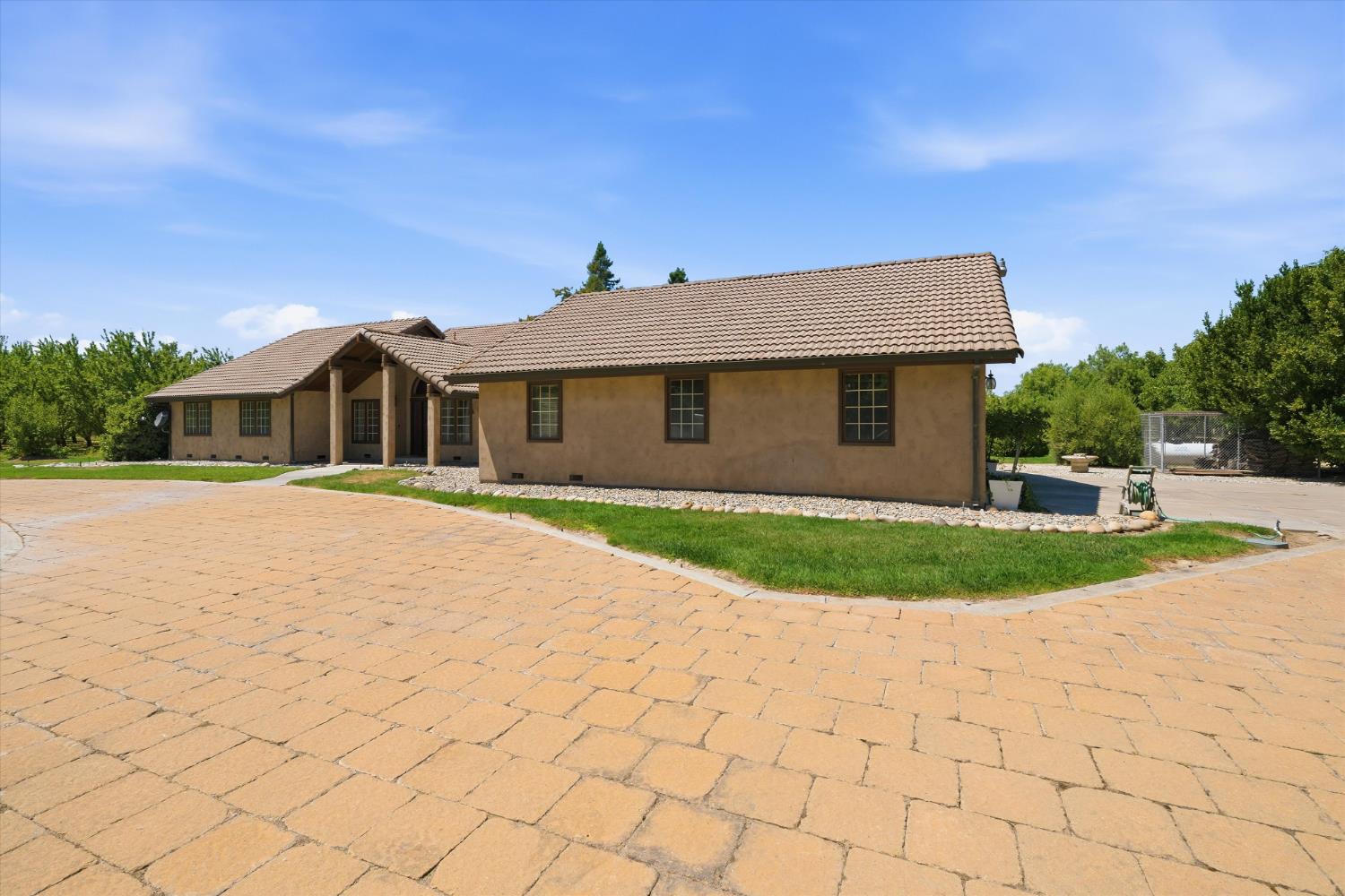 17230 E Franscella Ln, Ripon, CA 95366