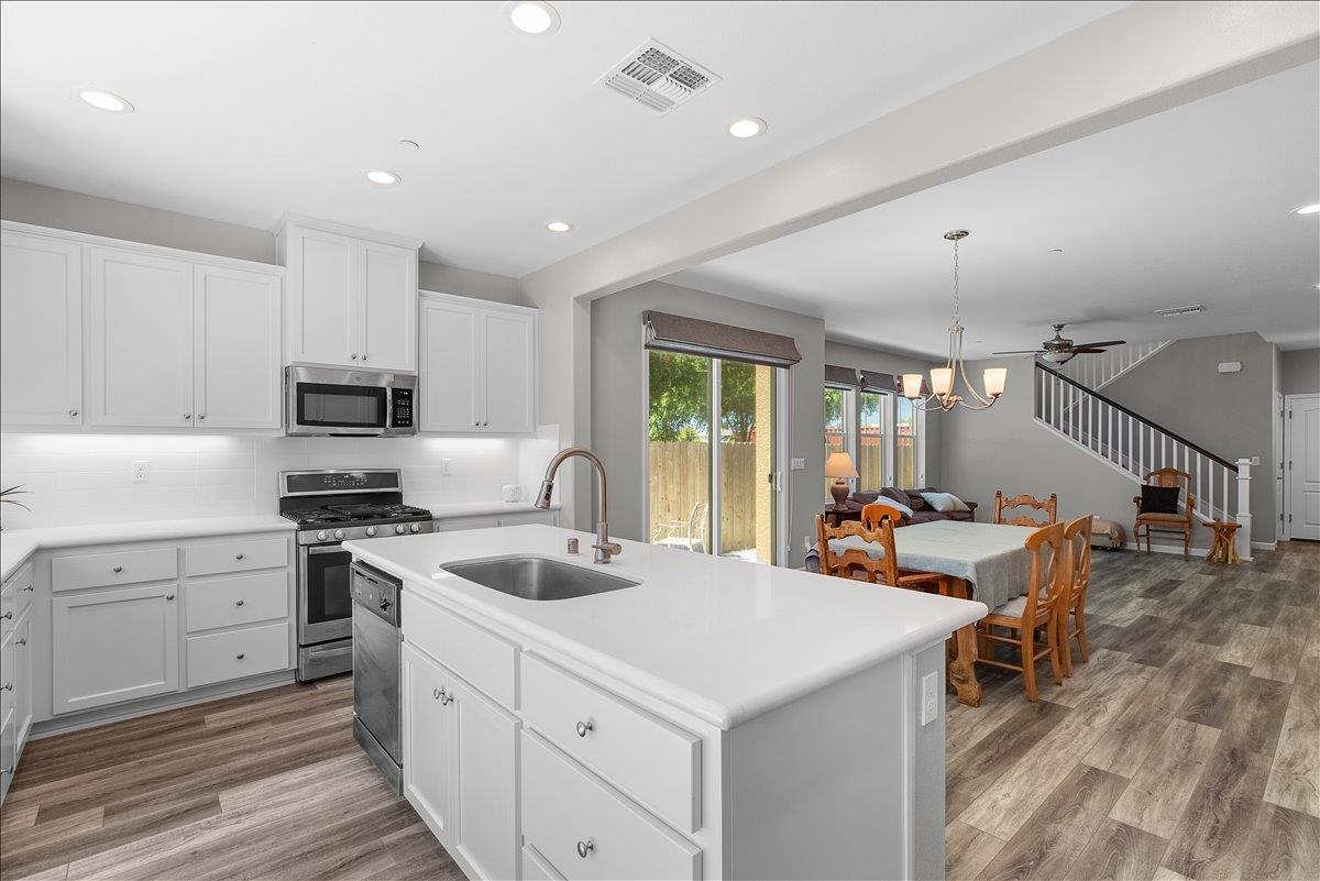 2237 Province Pl, Hughson, CA 95326