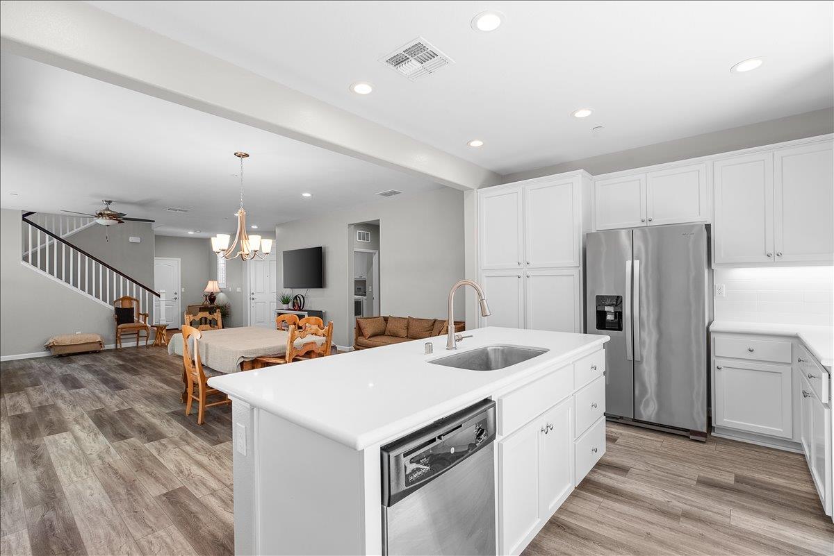 2237 Province Pl, Hughson, CA 95326