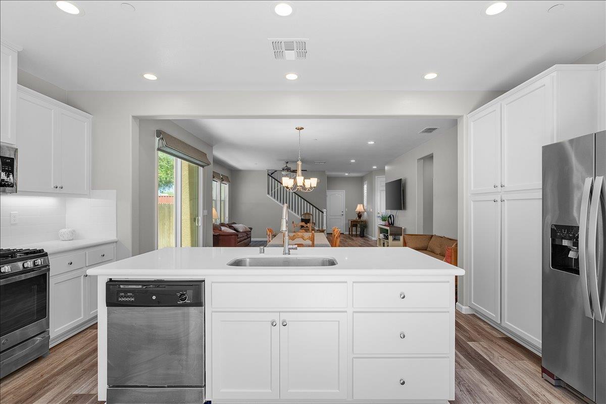 2237 Province Pl, Hughson, CA 95326