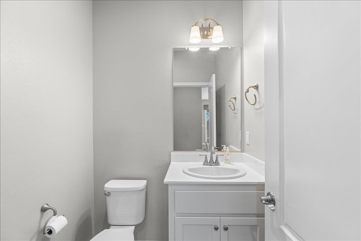 2237 Province Pl, Hughson, CA 95326