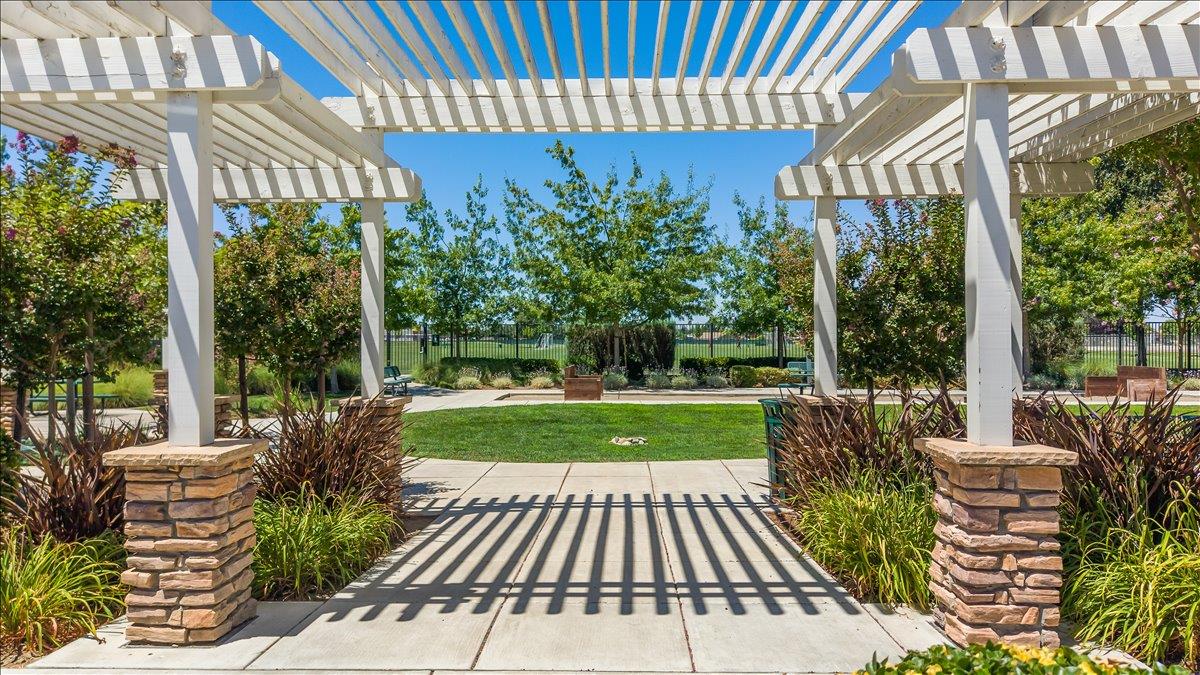 2237 Province Pl, Hughson, CA 95326