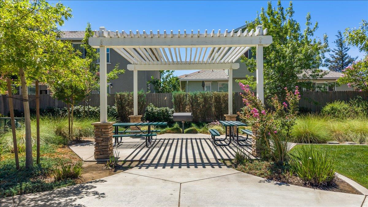 2237 Province Pl, Hughson, CA 95326