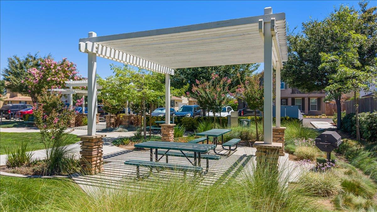2237 Province Pl, Hughson, CA 95326