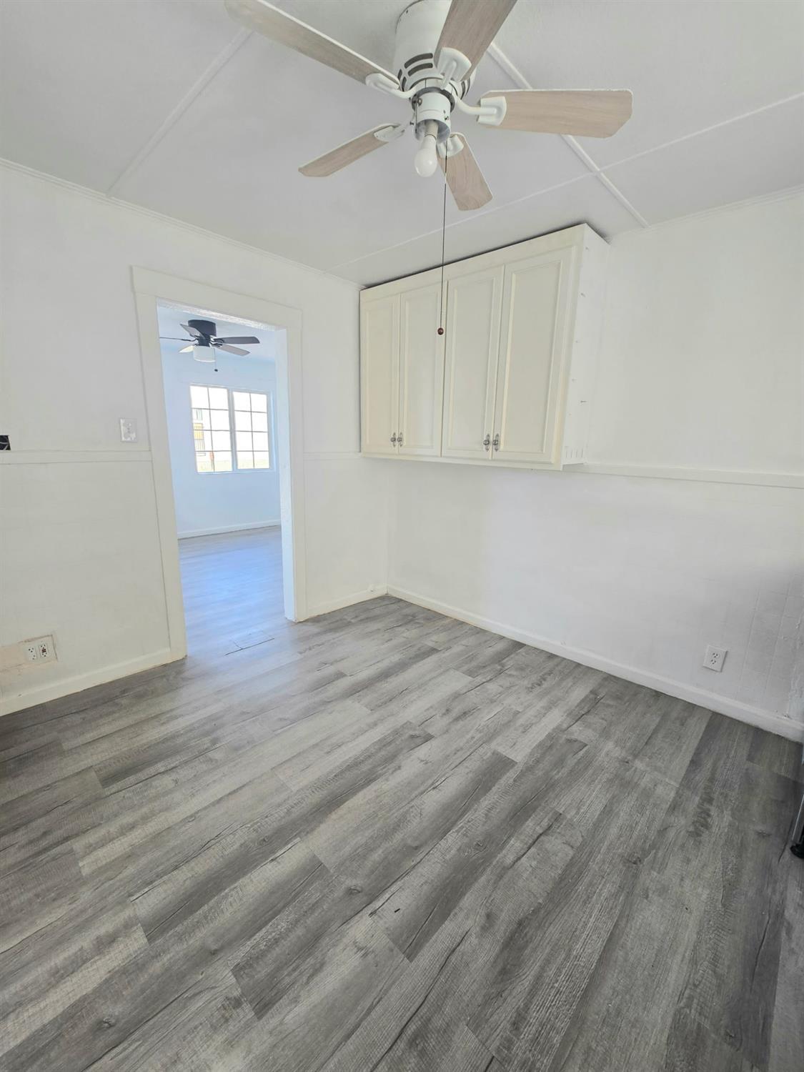 1221 CENTER Ln, Los Banos, CA 93635