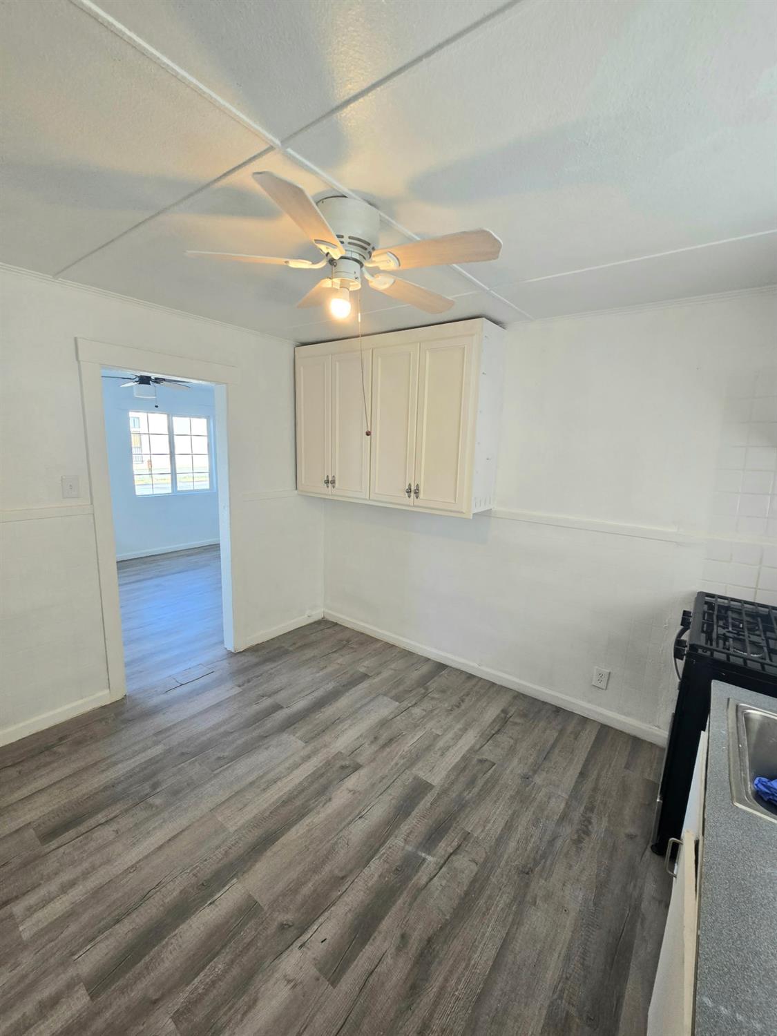 1221 CENTER Ln, Los Banos, CA 93635