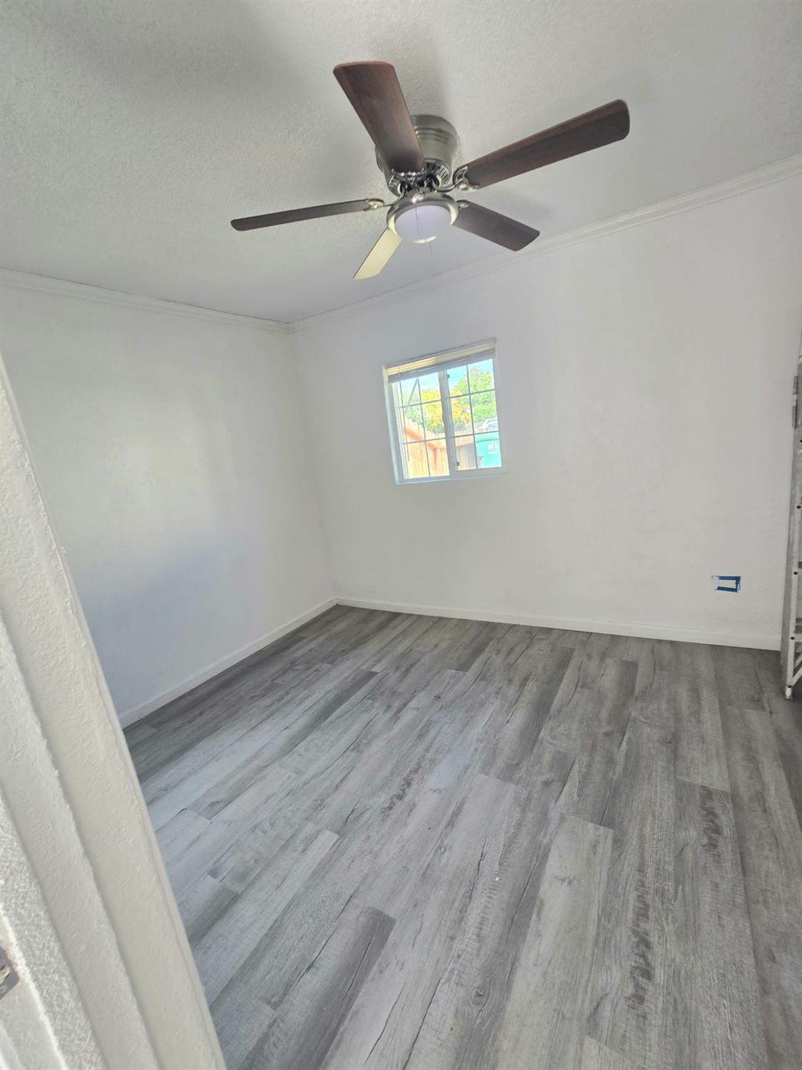 1221 CENTER Ln, Los Banos, CA 93635