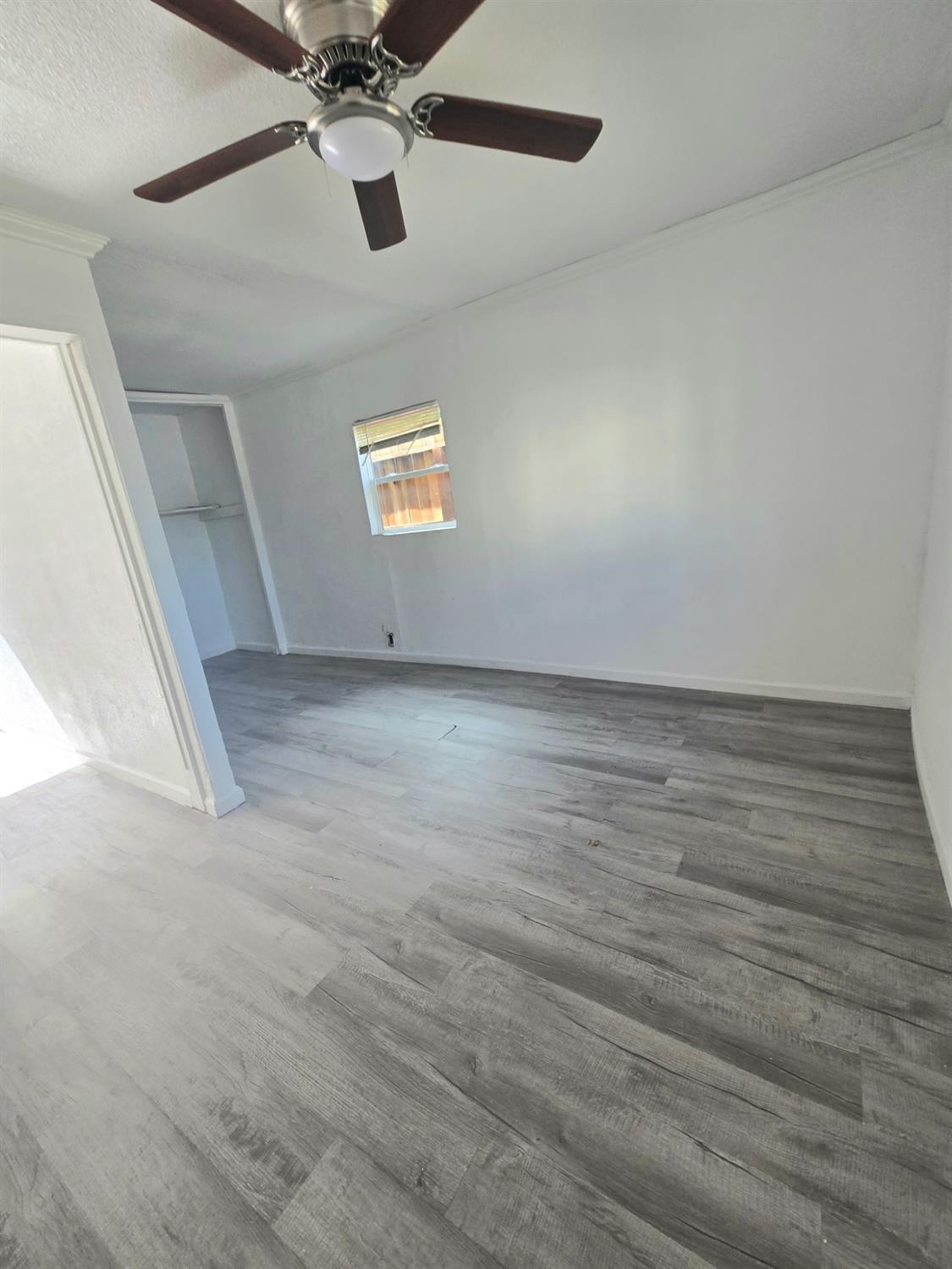 1221 CENTER Ln, Los Banos, CA 93635