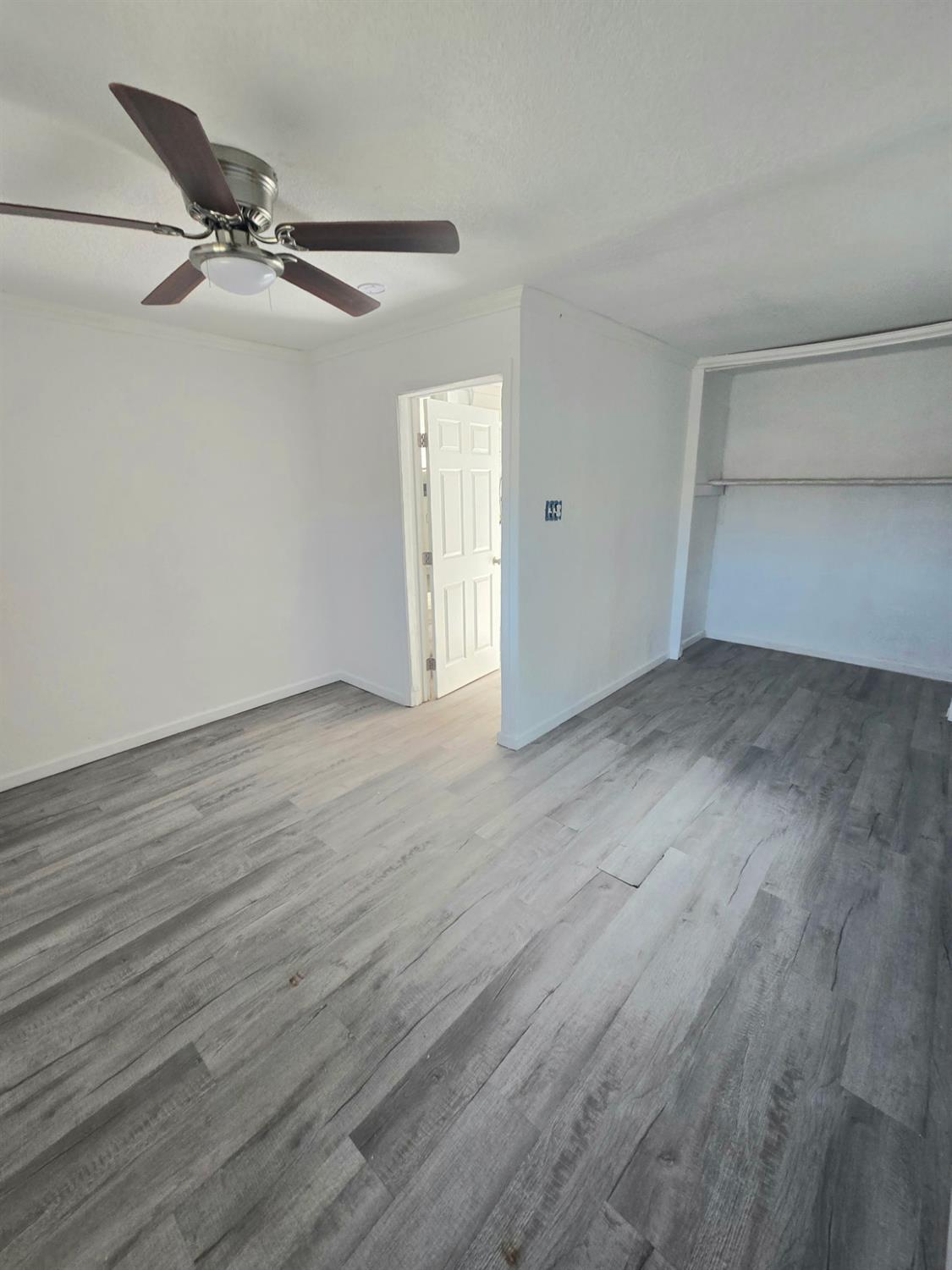 1221 CENTER Ln, Los Banos, CA 93635