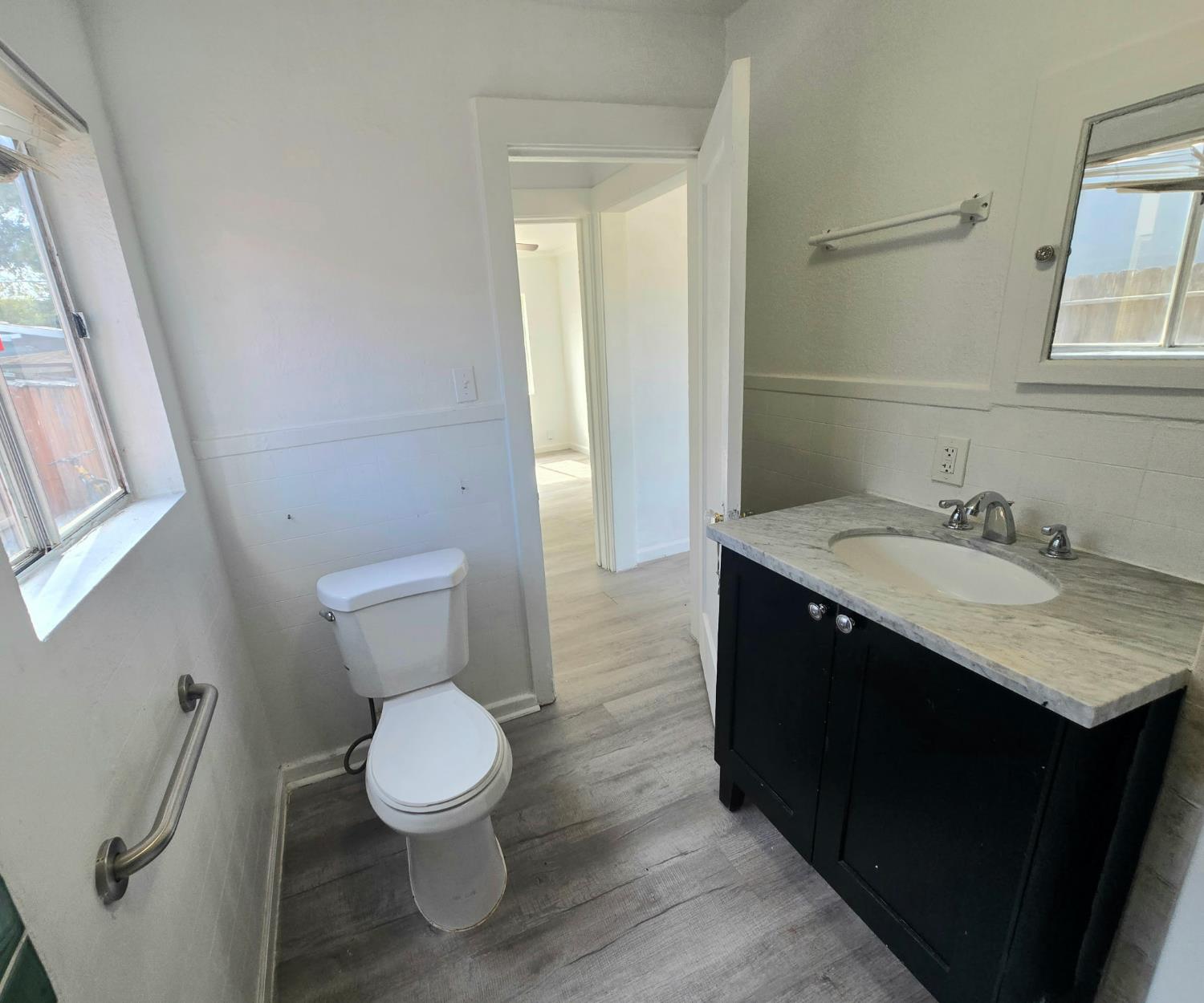 1221 CENTER Ln, Los Banos, CA 93635