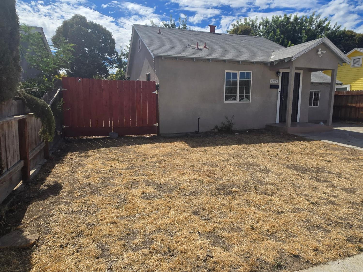 1221 CENTER Ln, Los Banos, CA 93635
