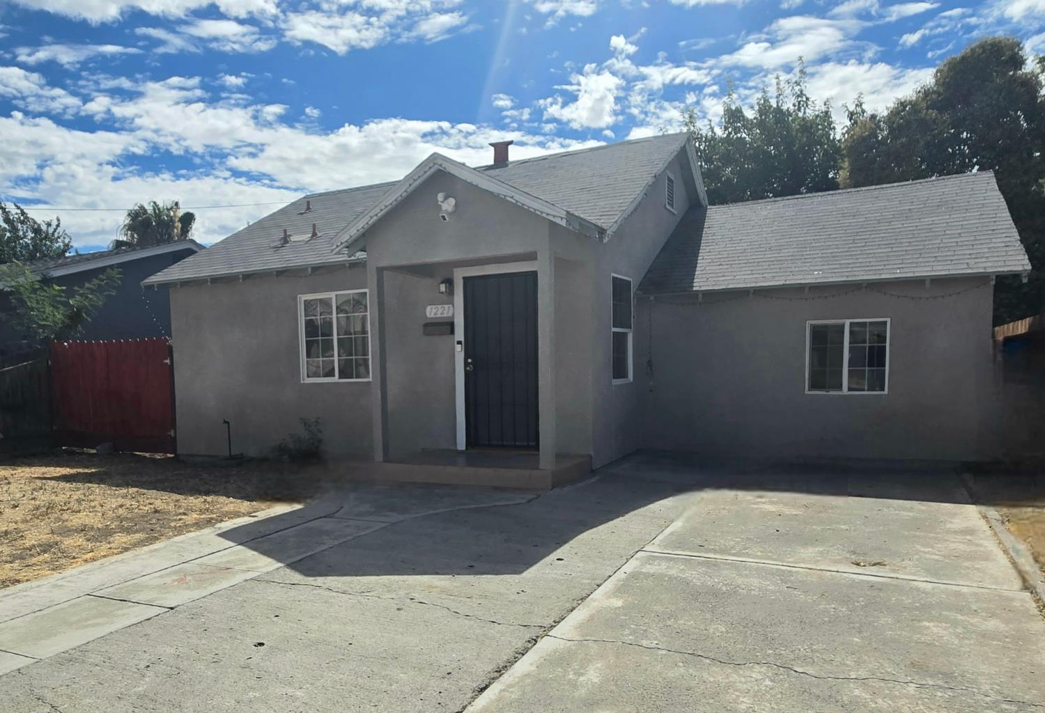 1221 CENTER Ln, Los Banos, CA 93635