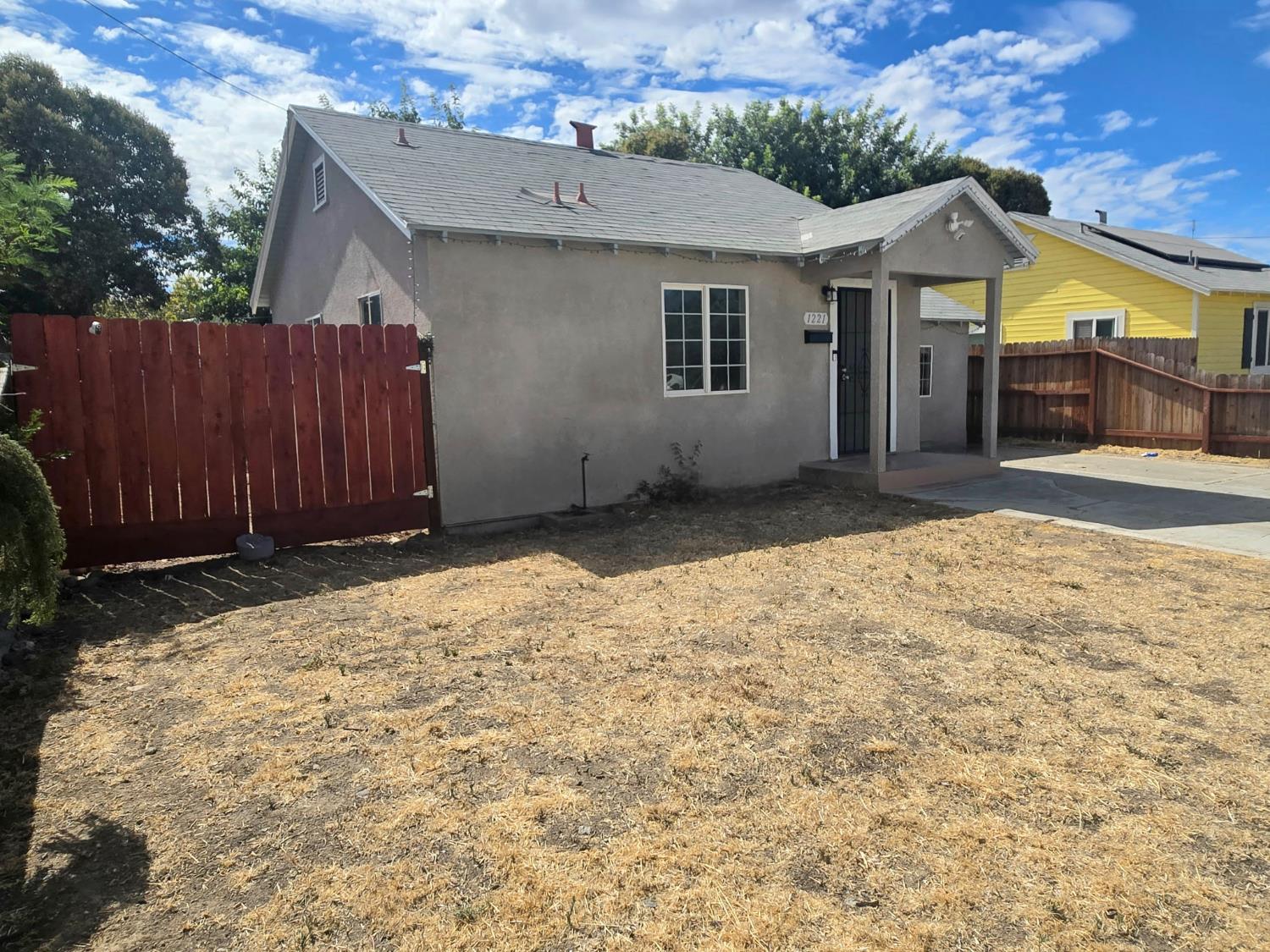 1221 CENTER Ln, Los Banos, CA 93635
