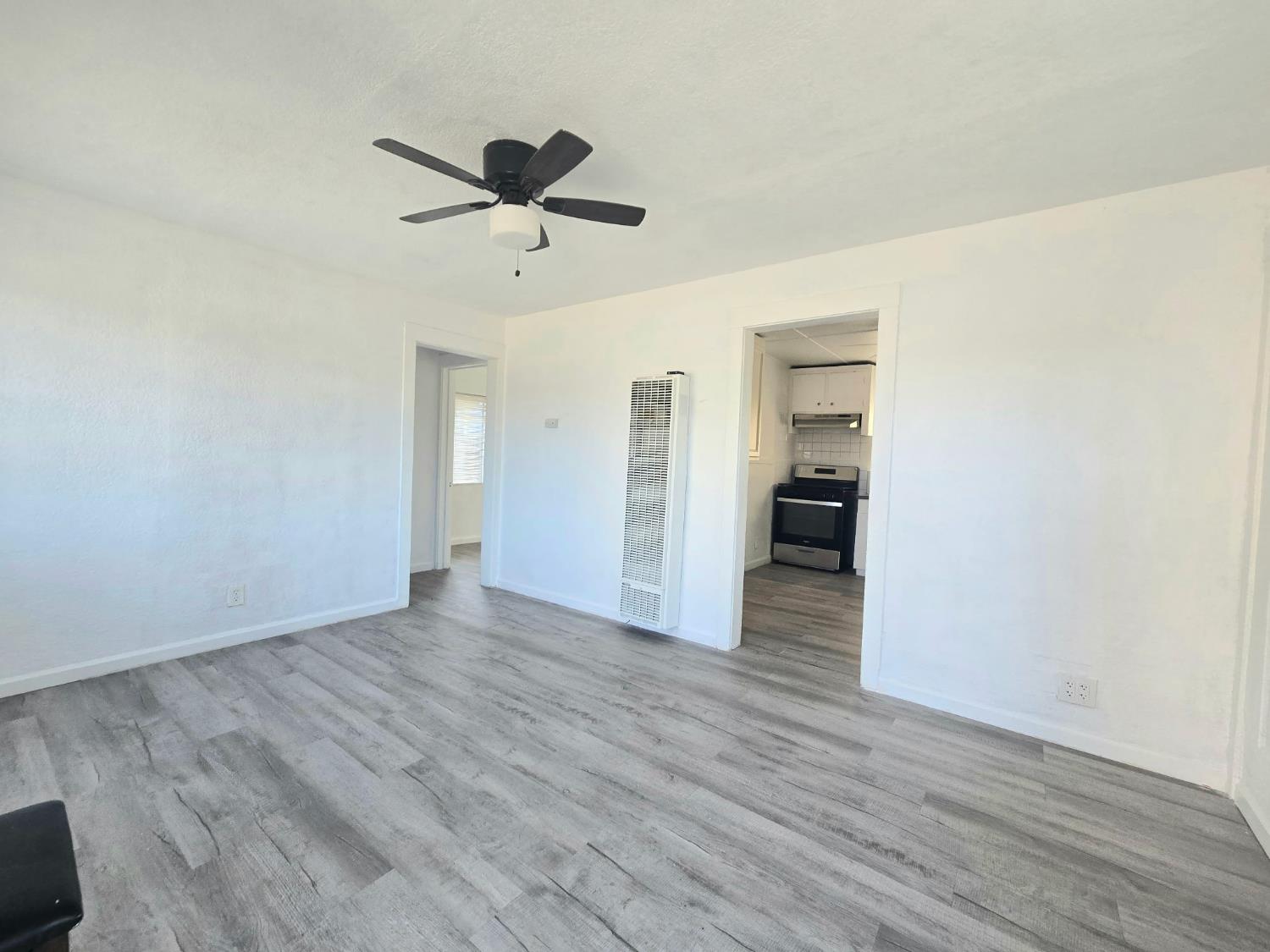1221 CENTER Ln, Los Banos, CA 93635