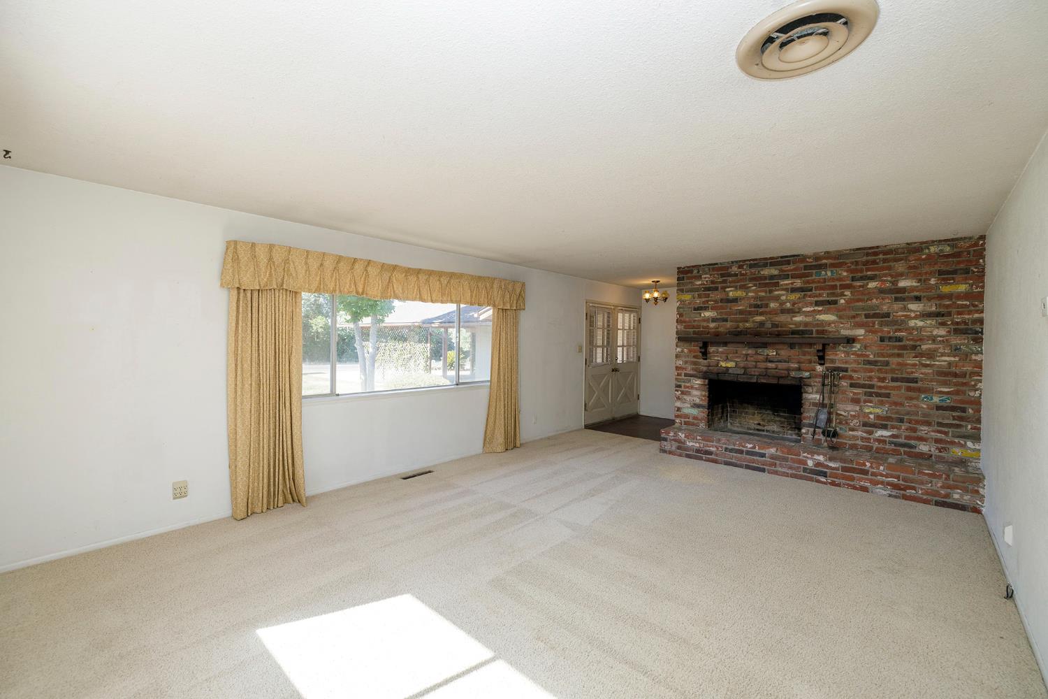 5101 River Rd, Oakdale, CA 95361